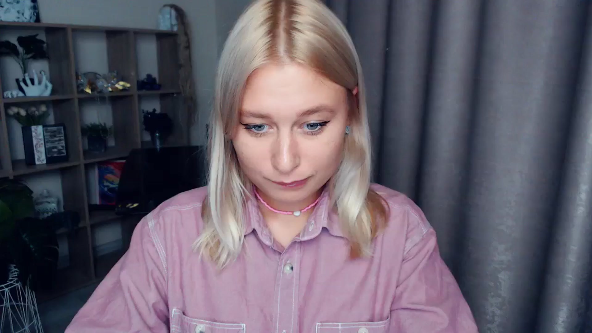Gallery image thumbnail from Kukla_kolduna's myfreecams stream on, 10/18/2025, 17:43 image 6 of 20