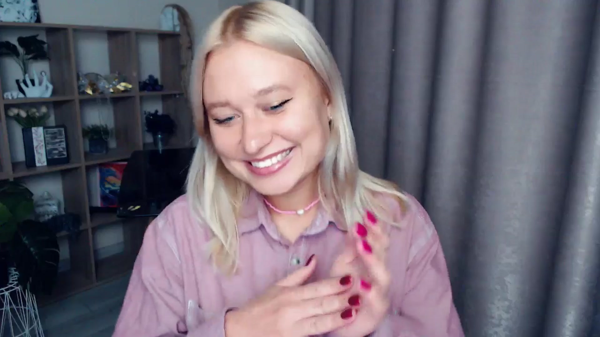 Gallery image thumbnail from Kukla_kolduna's myfreecams stream on, 10/18/2025, 17:43 image 9 of 20