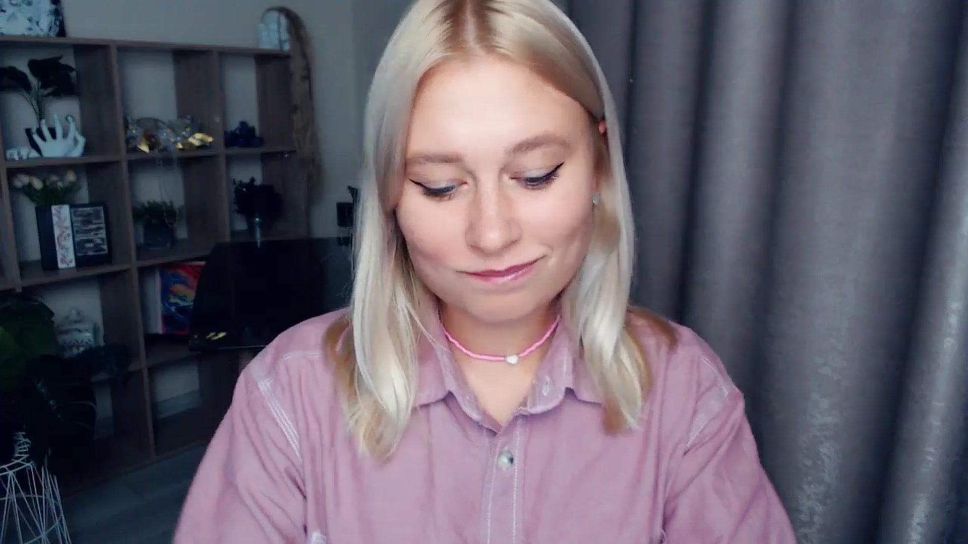Gallery image thumbnail from Kukla_kolduna's myfreecams stream on, 10/18/2025, 17:43 image 7 of 20
