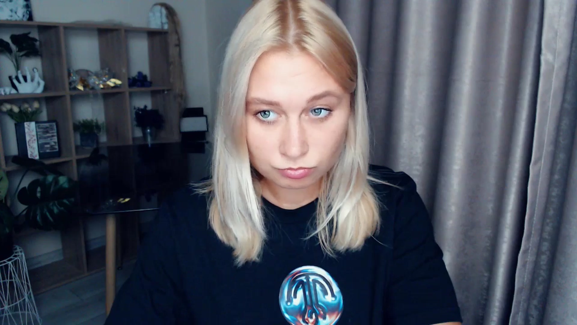 Gallery image thumbnail from Kukla_kolduna's myfreecams stream on, 10/19/2025, 15:41 image 9 of 20