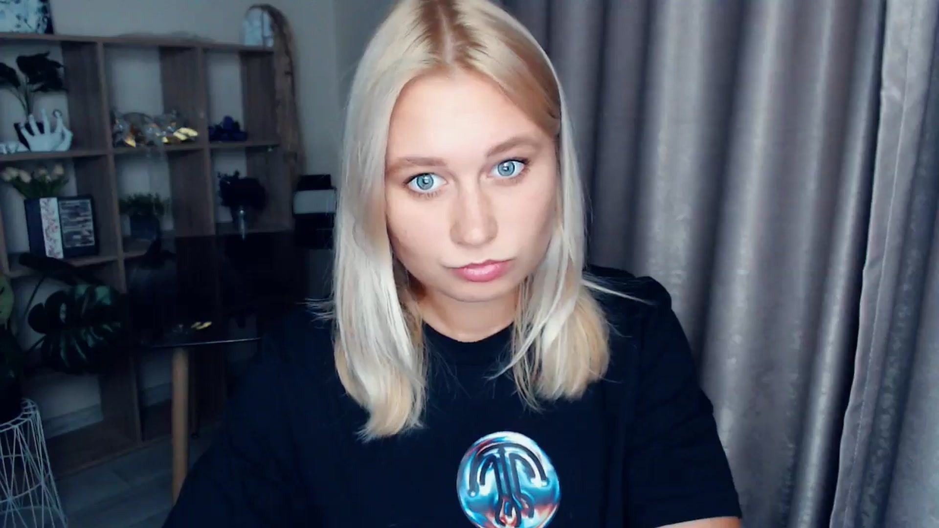 Gallery image thumbnail from Kukla_kolduna's myfreecams stream on, 10/19/2025, 15:41 image 10 of 20
