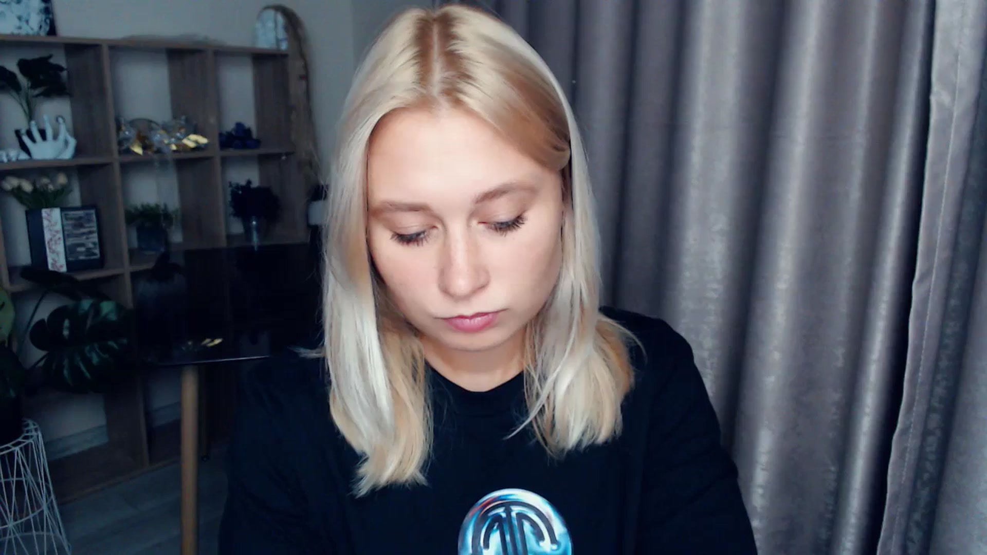 Gallery image thumbnail from Kukla_kolduna's myfreecams stream on, 10/19/2025, 15:41 image 2 of 20