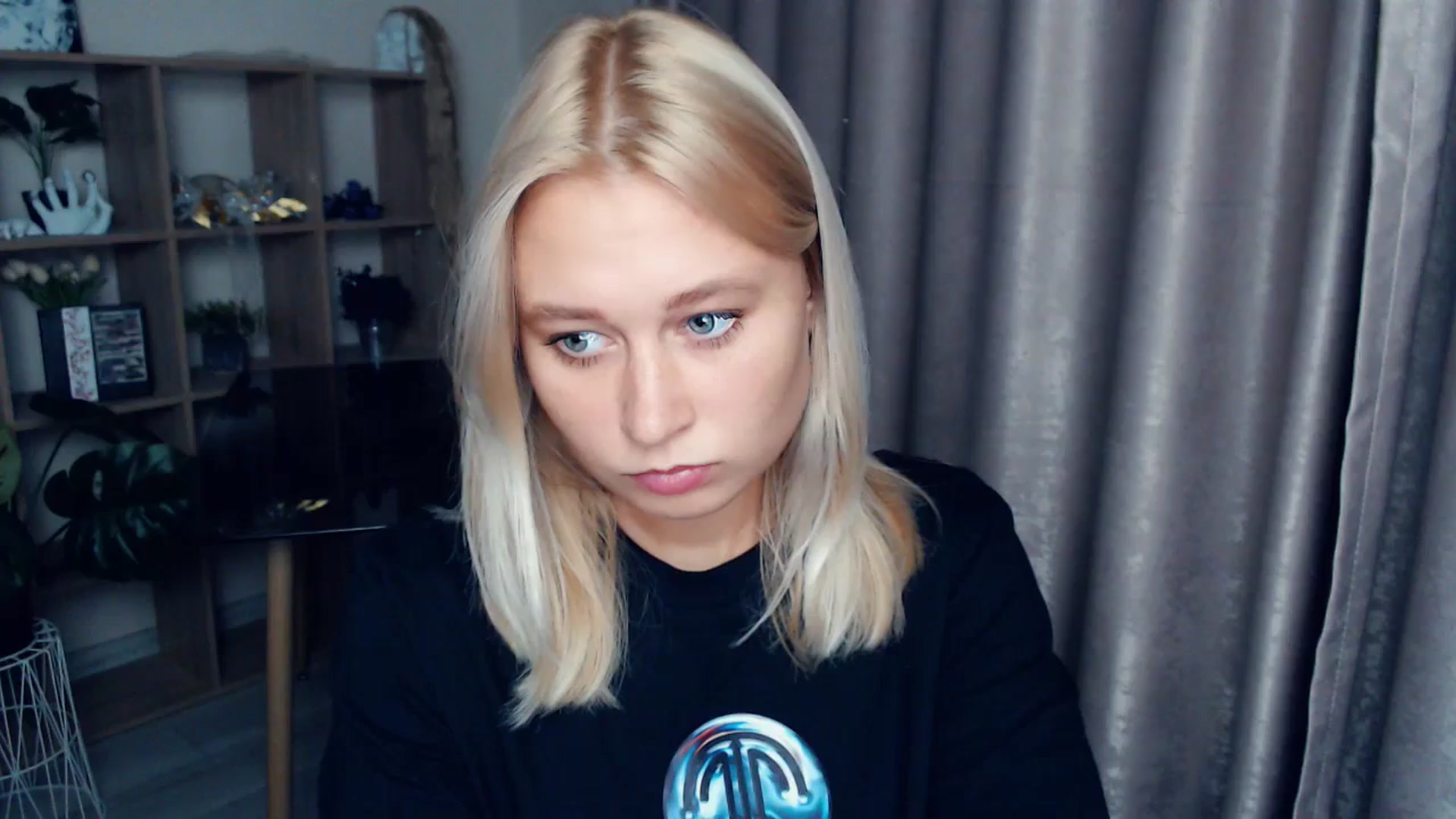 Gallery image thumbnail from Kukla_kolduna's myfreecams stream on, 10/19/2025, 15:41 image 3 of 20