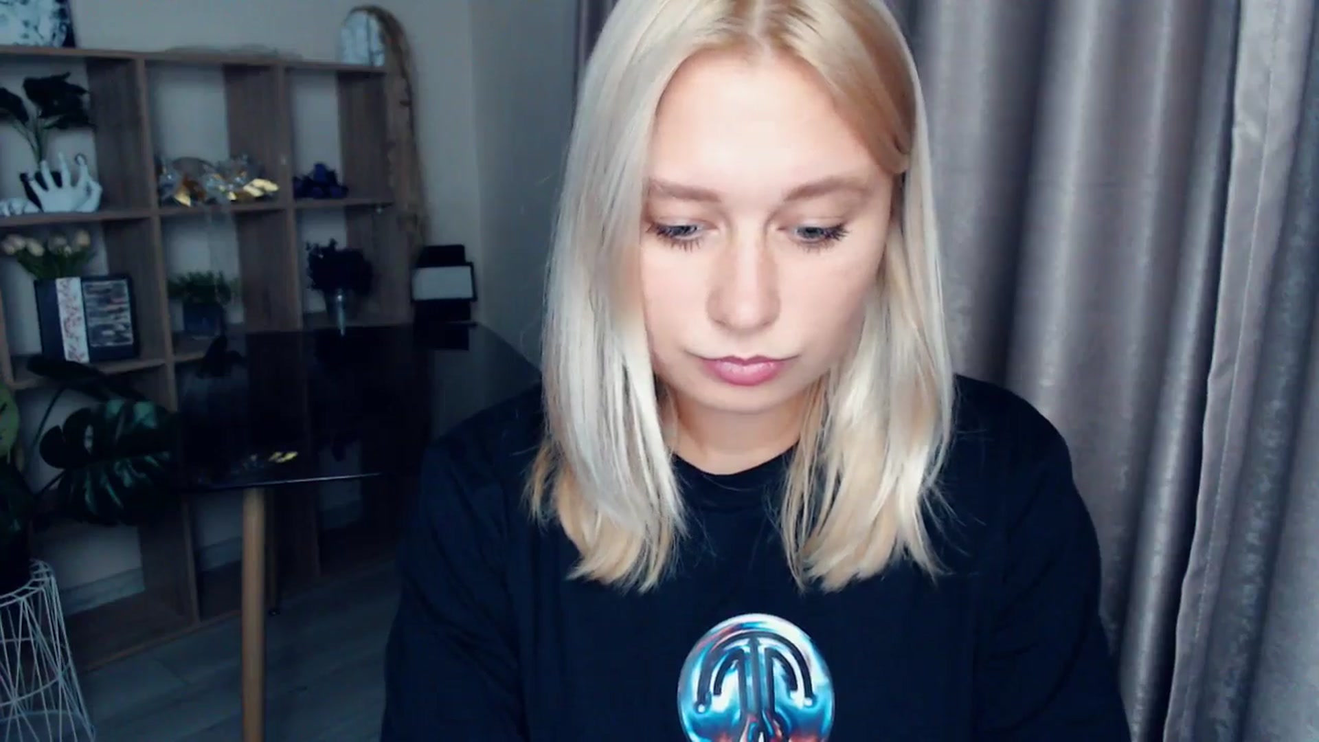 Gallery image thumbnail from Kukla_kolduna's myfreecams stream on, 10/19/2025, 15:41 image 15 of 20