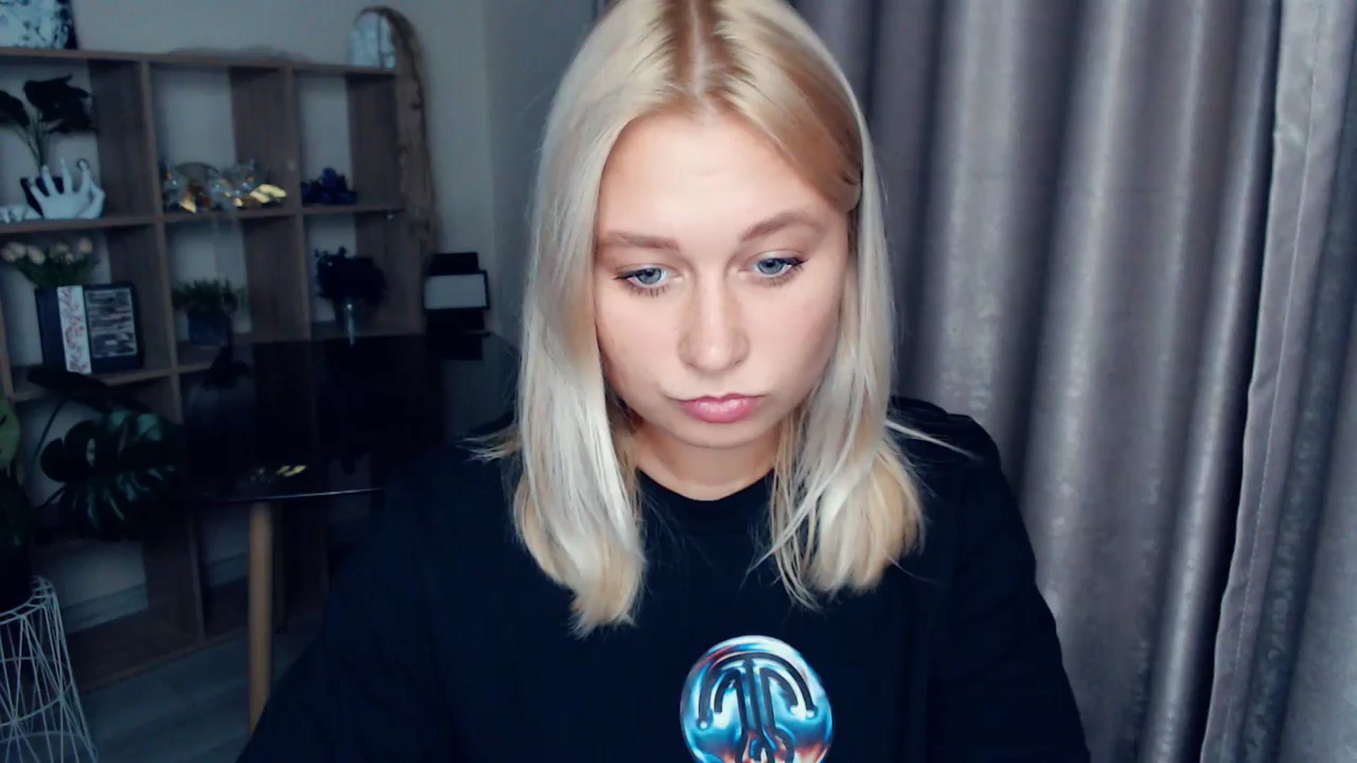 Gallery image thumbnail from Kukla_kolduna's myfreecams stream on, 10/19/2025, 15:41 image 8 of 20
