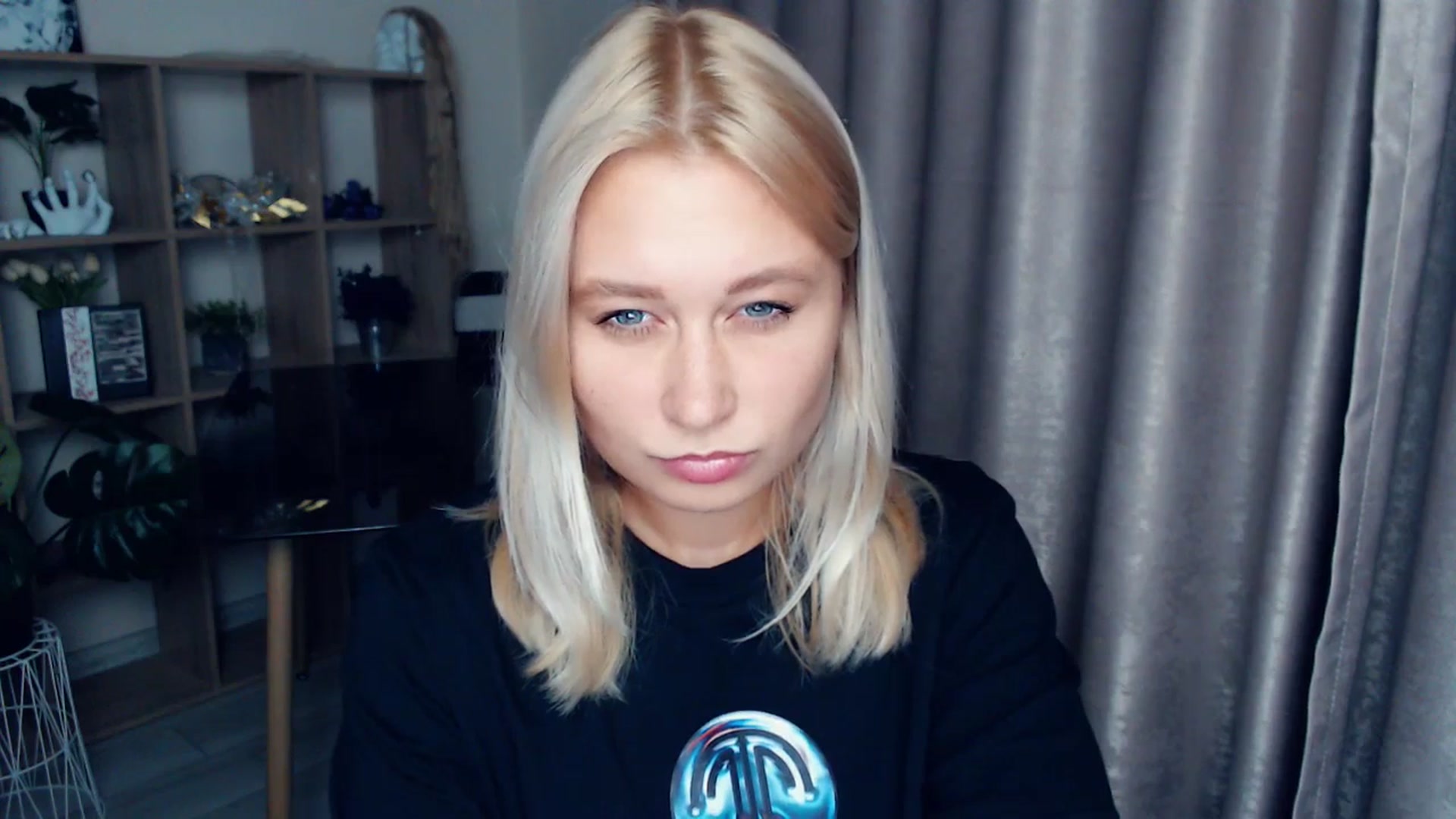 Gallery image thumbnail from Kukla_kolduna's myfreecams stream on, 10/19/2025, 15:41 image 4 of 20