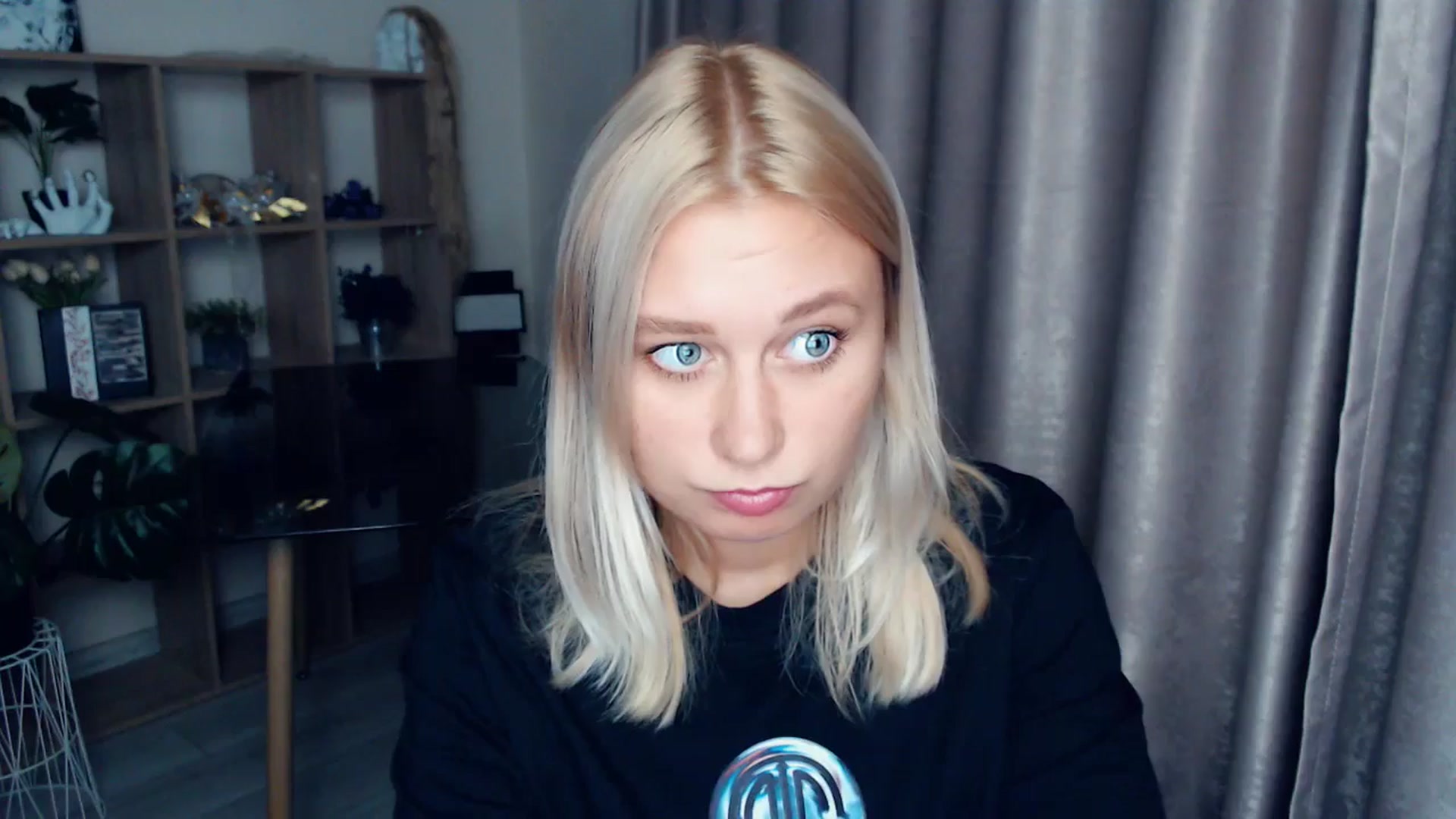Gallery image thumbnail from Kukla_kolduna's myfreecams stream on, 10/19/2025, 15:41 image 17 of 20