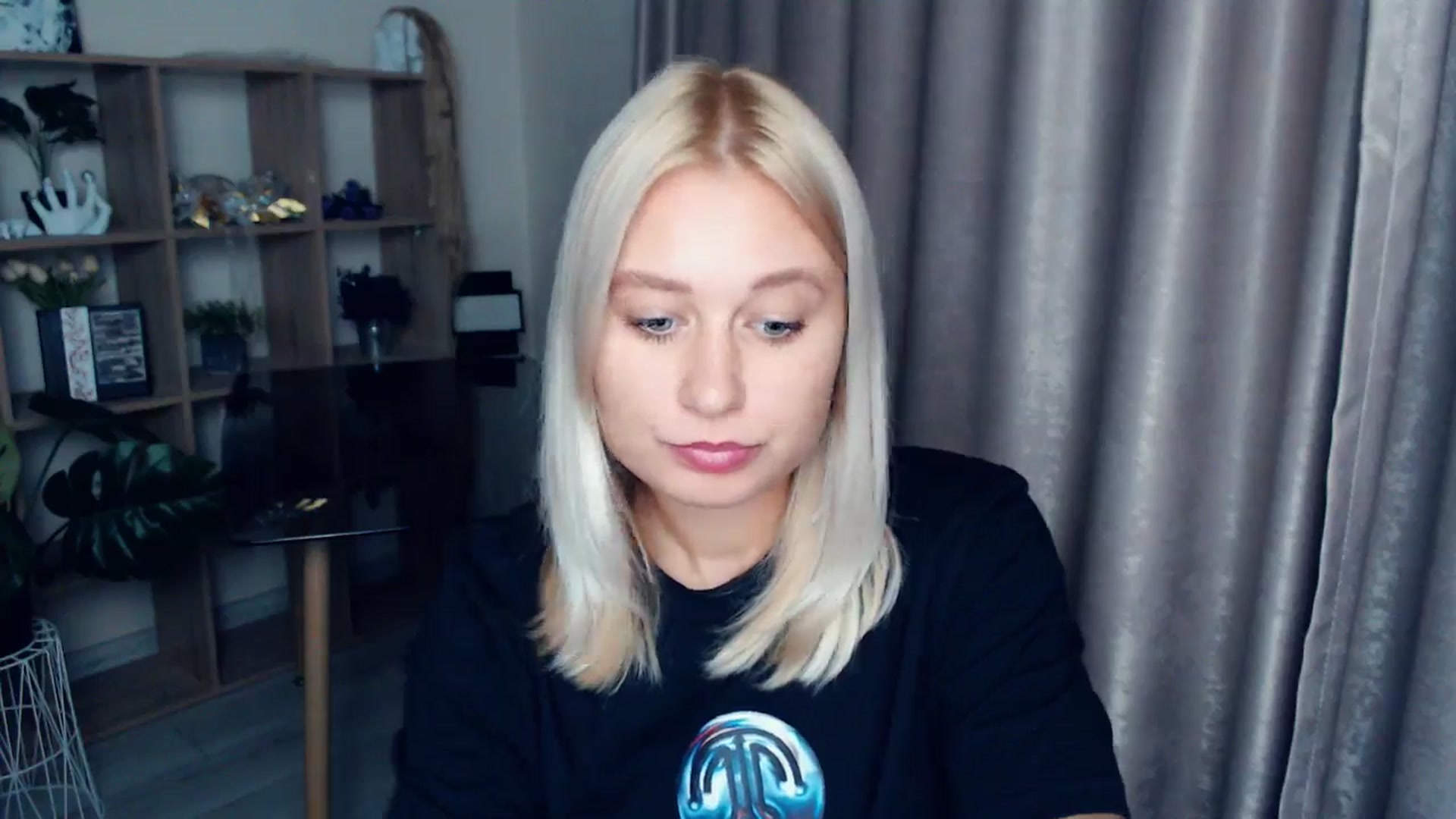 Gallery image thumbnail from Kukla_kolduna's myfreecams stream on, 10/19/2025, 16:36 image 7 of 20
