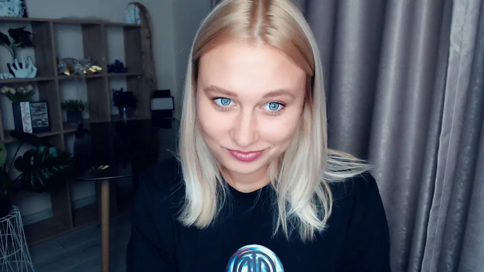 Gallery image thumbnail from Kukla_kolduna's myfreecams stream on, 10/19/2025, 16:36 image 11 of 20