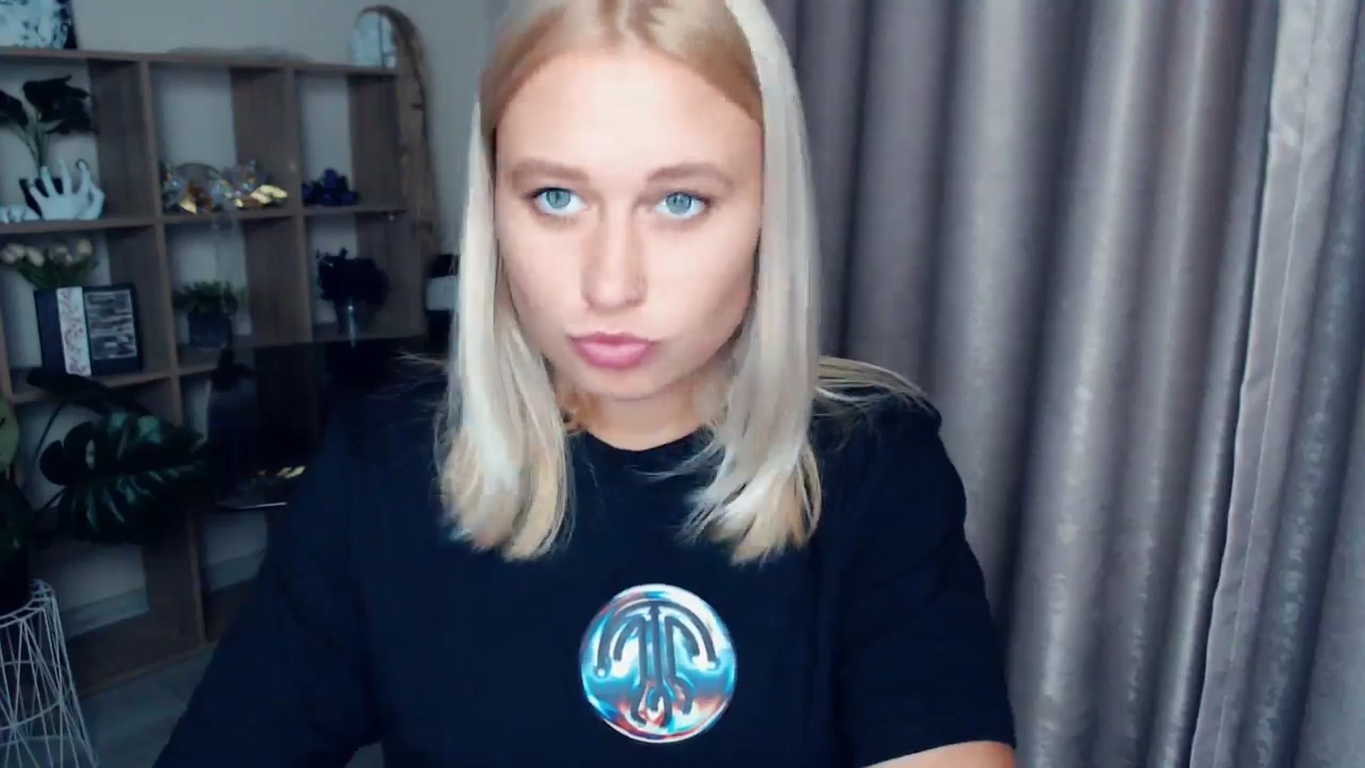Gallery image thumbnail from Kukla_kolduna's myfreecams stream on, 10/19/2025, 16:36 image 17 of 20