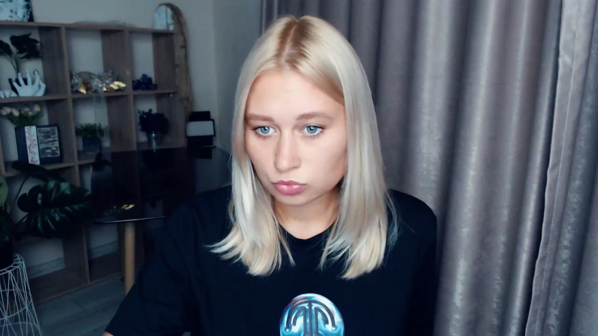 Gallery image thumbnail from Kukla_kolduna's myfreecams stream on, 10/19/2025, 16:36 image 5 of 20