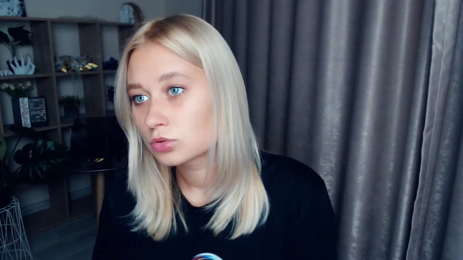 Gallery image thumbnail from Kukla_kolduna's myfreecams stream on, 10/19/2025, 16:36 image 6 of 20