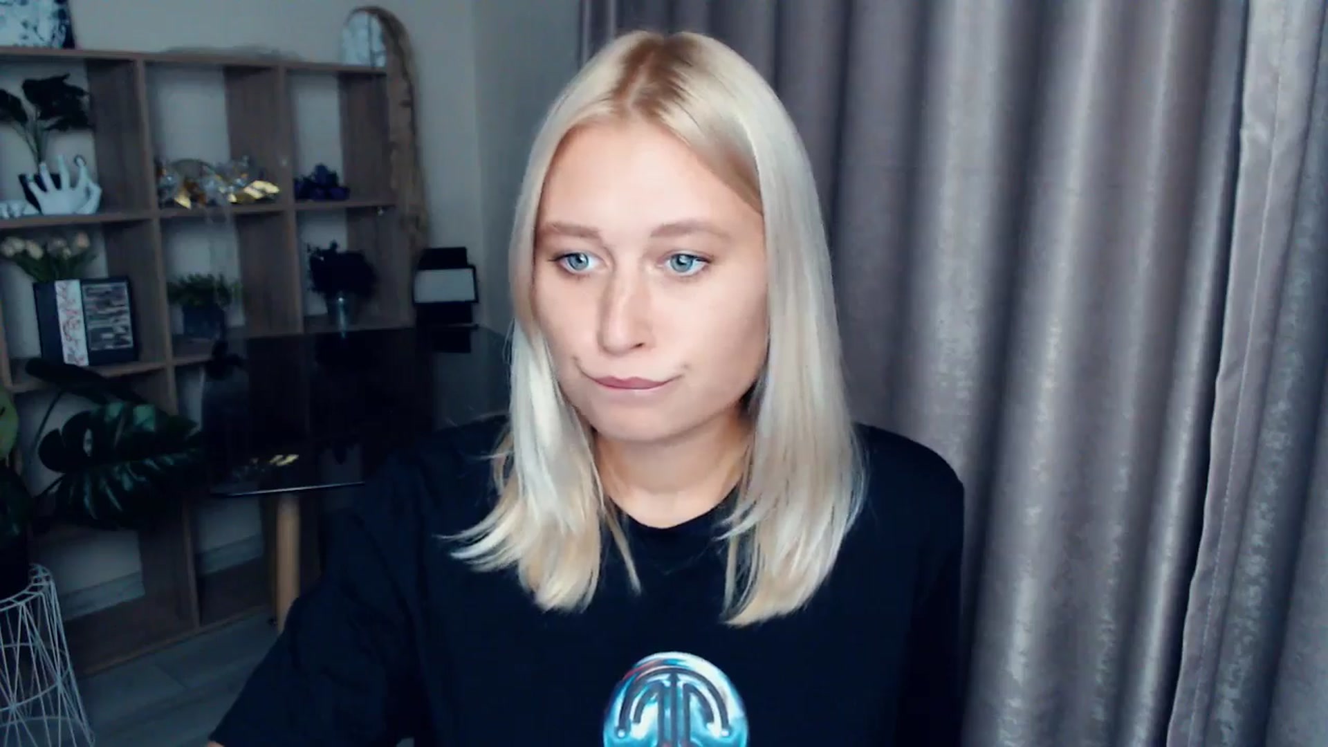 Gallery image thumbnail from Kukla_kolduna's myfreecams stream on, 10/19/2025, 16:36 image 4 of 20