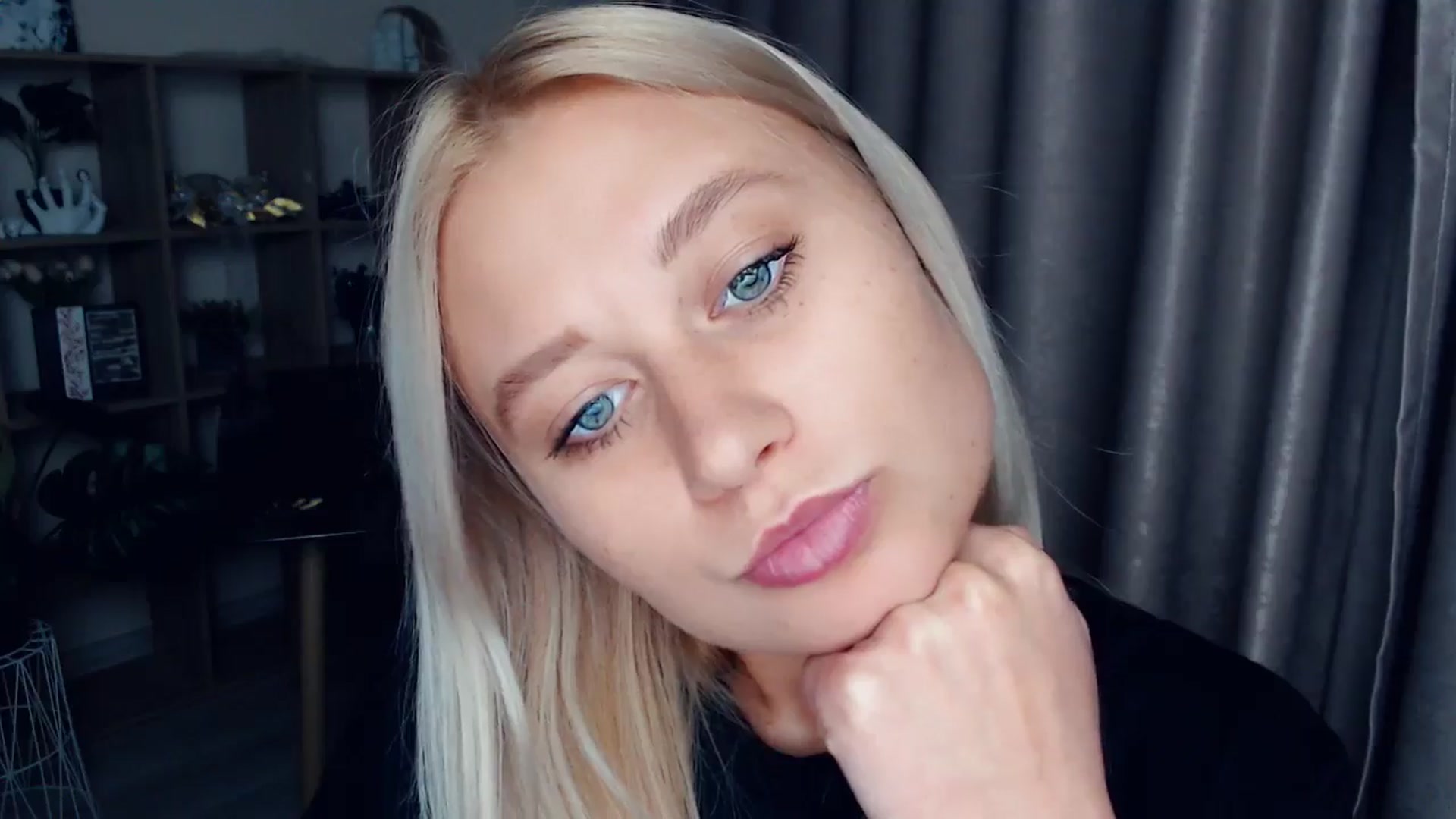Gallery image thumbnail from Kukla_kolduna's myfreecams stream on, 10/19/2025, 17:30 image 13 of 20