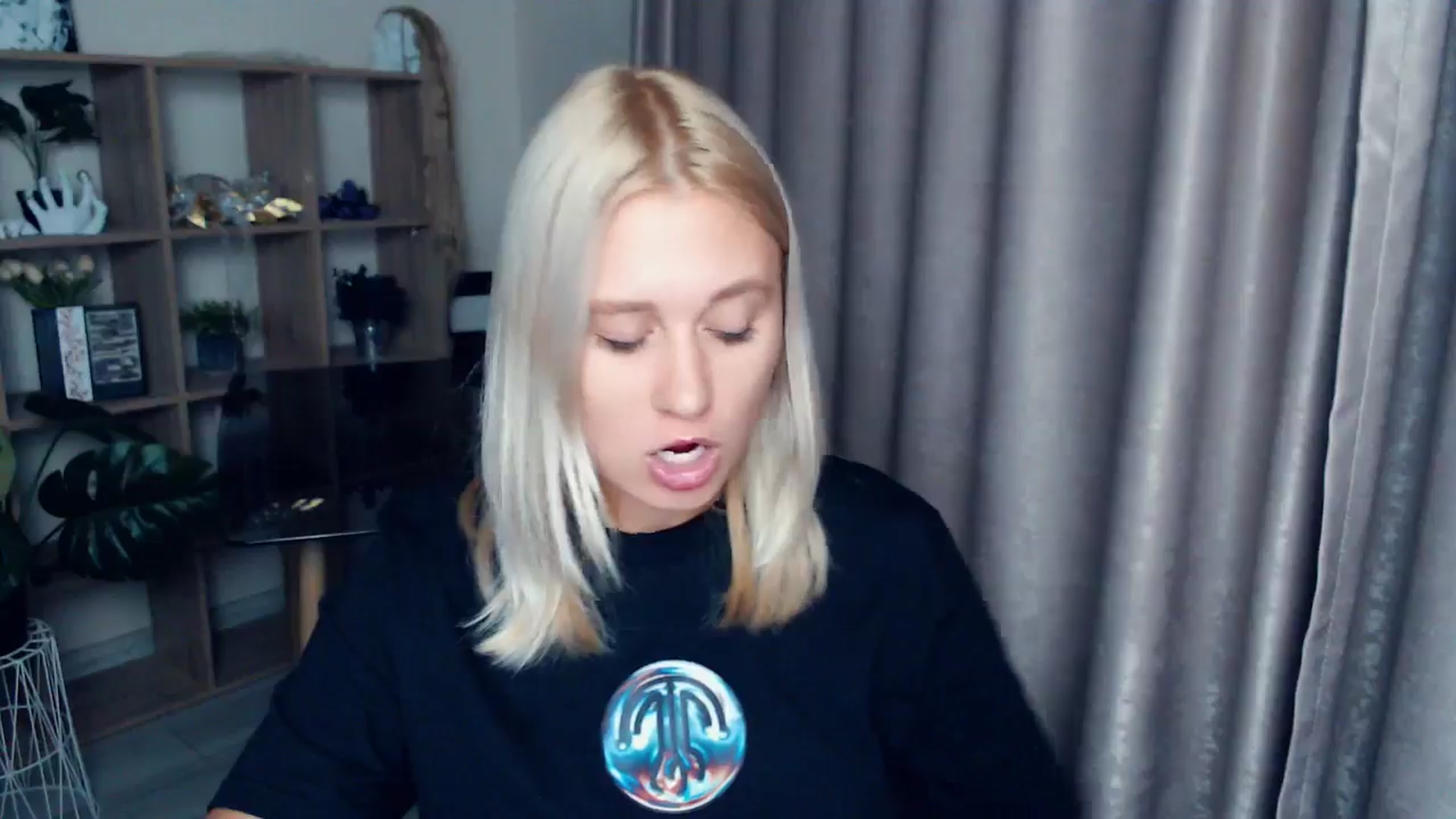 Gallery image thumbnail from Kukla_kolduna's myfreecams stream on, 10/19/2025, 17:30 image 10 of 20