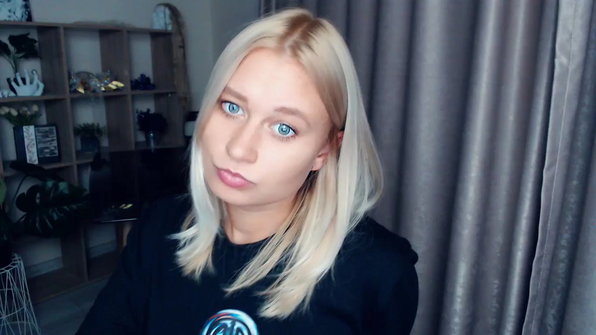 Gallery image thumbnail from Kukla_kolduna's myfreecams stream on, 10/19/2025, 17:30 image 18 of 20