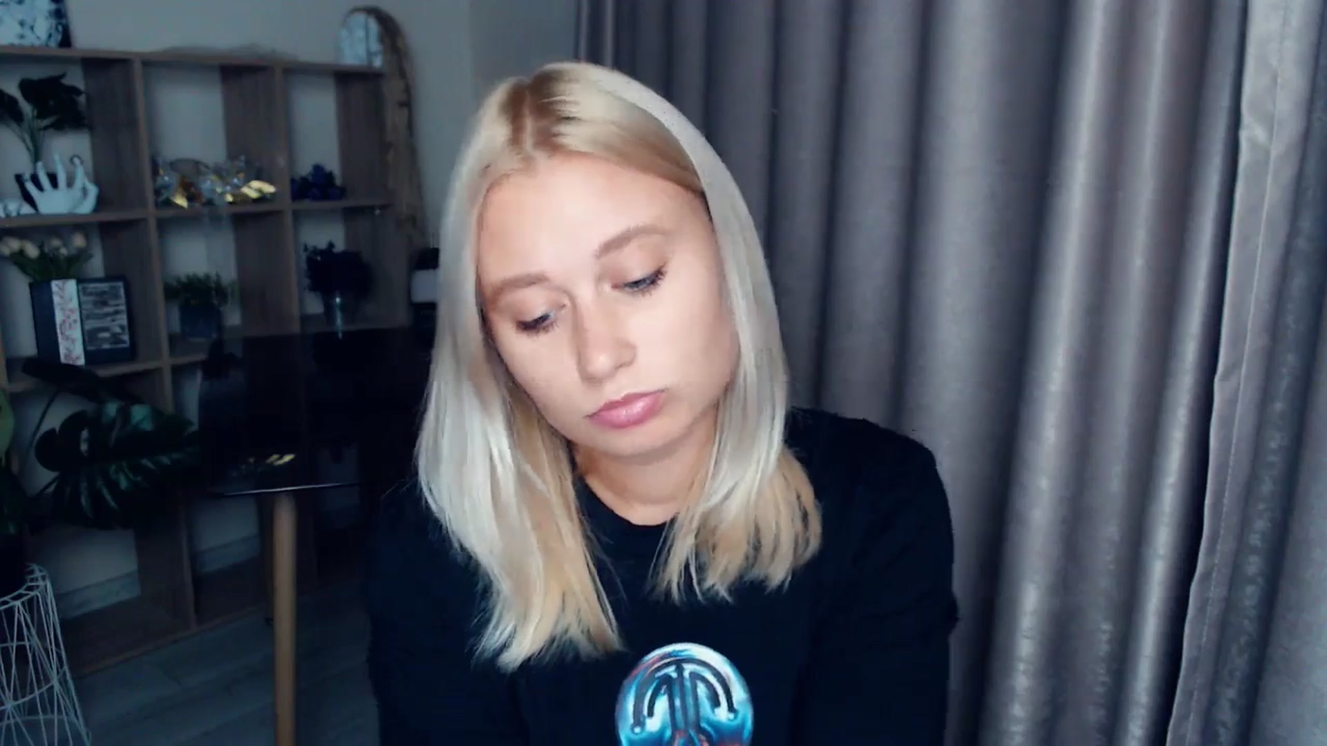 Gallery image thumbnail from Kukla_kolduna's myfreecams stream on, 10/19/2025, 17:30 image 7 of 20