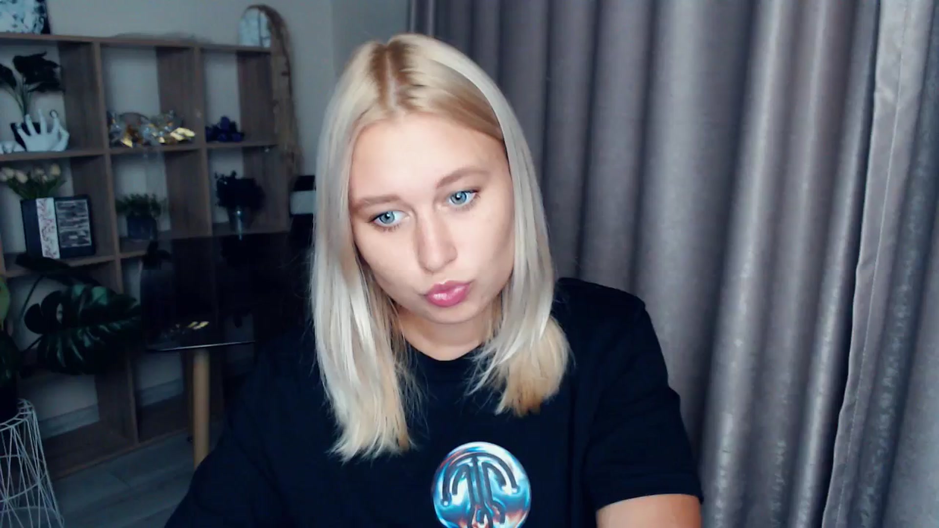 Gallery image thumbnail from Kukla_kolduna's myfreecams stream on, 10/19/2025, 17:30 image 1 of 20