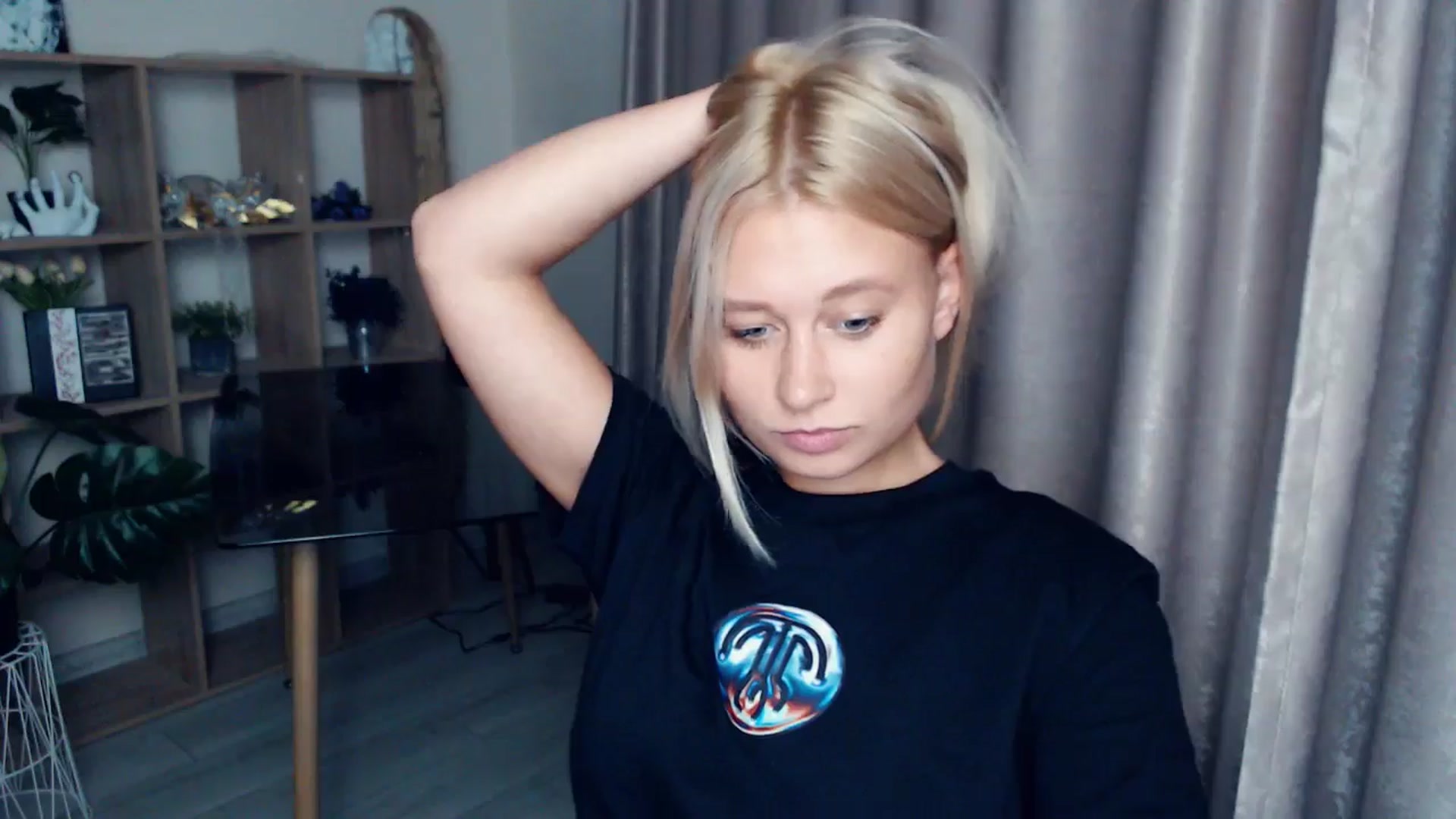 Gallery image thumbnail from Kukla_kolduna's myfreecams stream on, 10/19/2025, 18:05 image 17 of 20