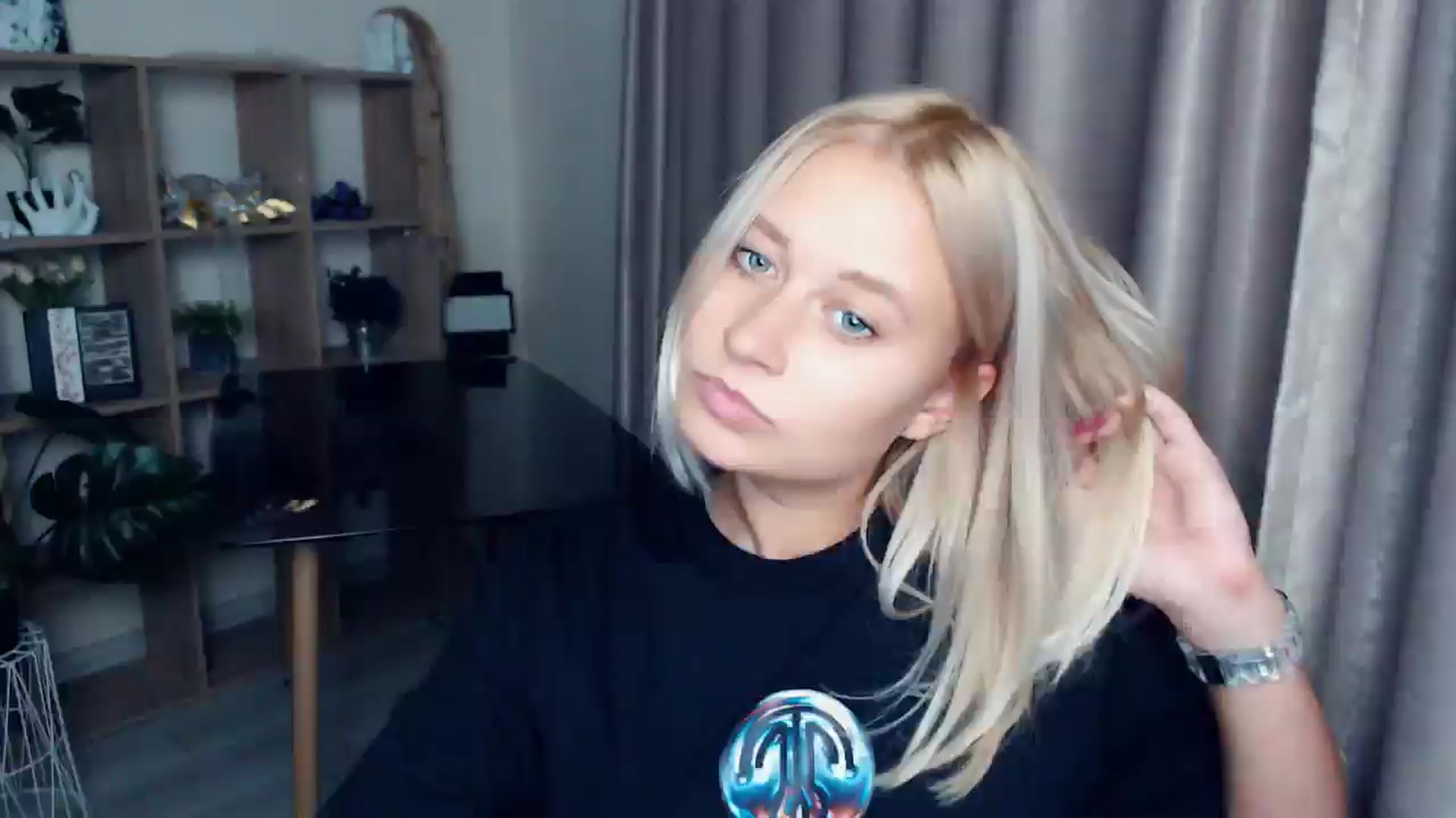 Gallery image thumbnail from Kukla_kolduna's myfreecams stream on, 10/19/2025, 18:05 image 16 of 20