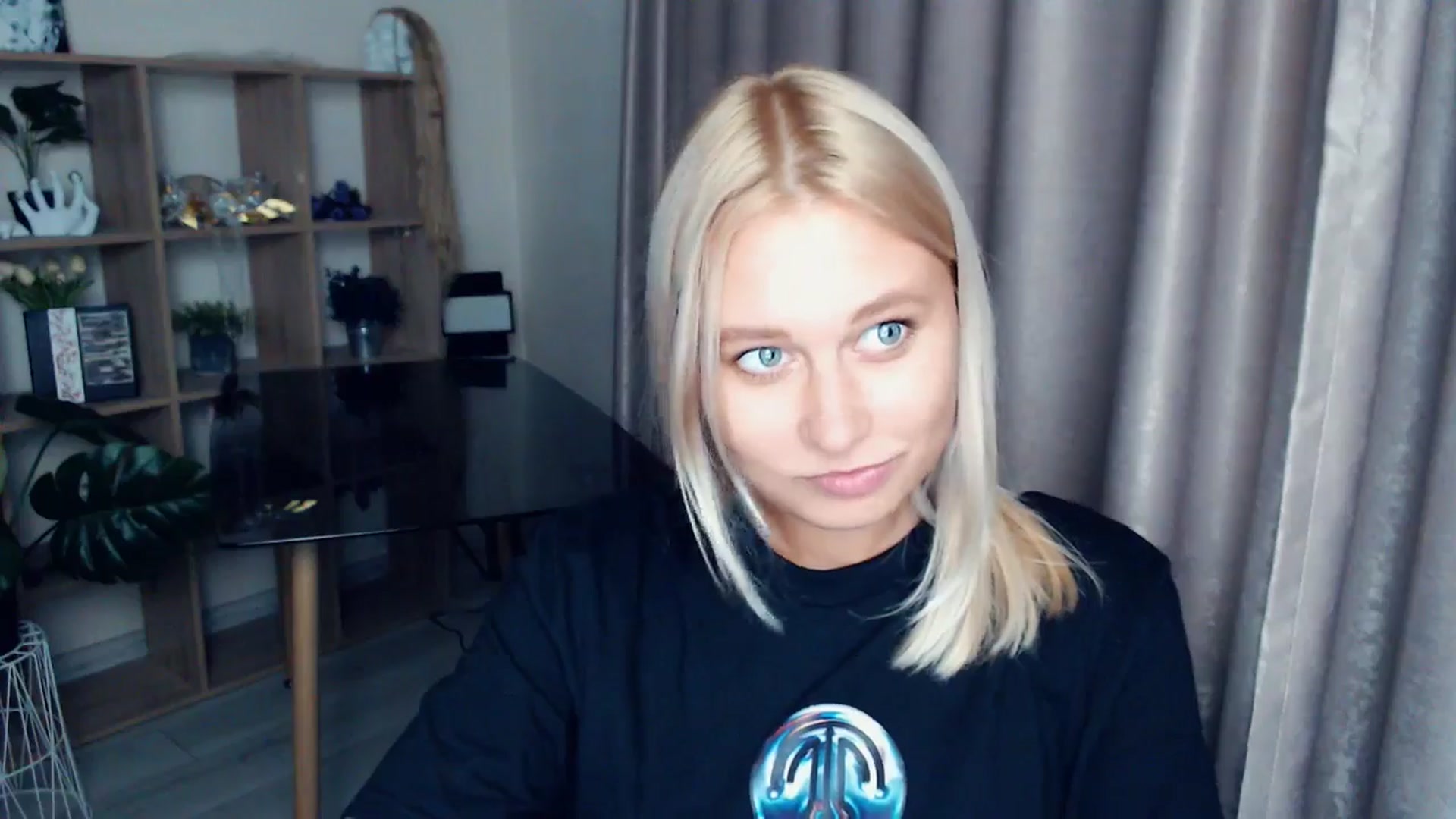 Gallery image thumbnail from Kukla_kolduna's myfreecams stream on, 10/19/2025, 18:05 image 15 of 20