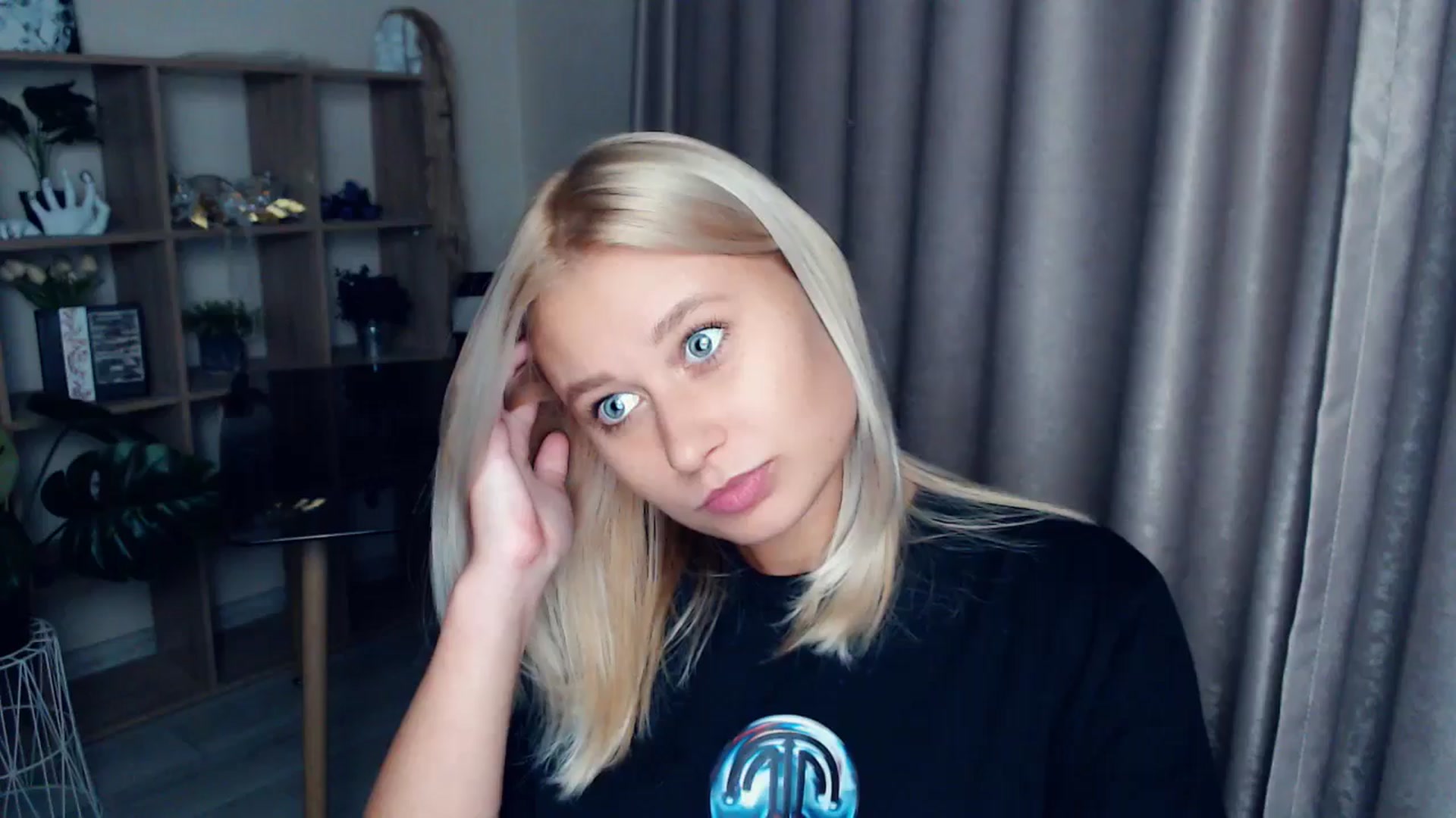 Gallery image thumbnail from Kukla_kolduna's myfreecams stream on, 10/19/2025, 18:05 image 1 of 20