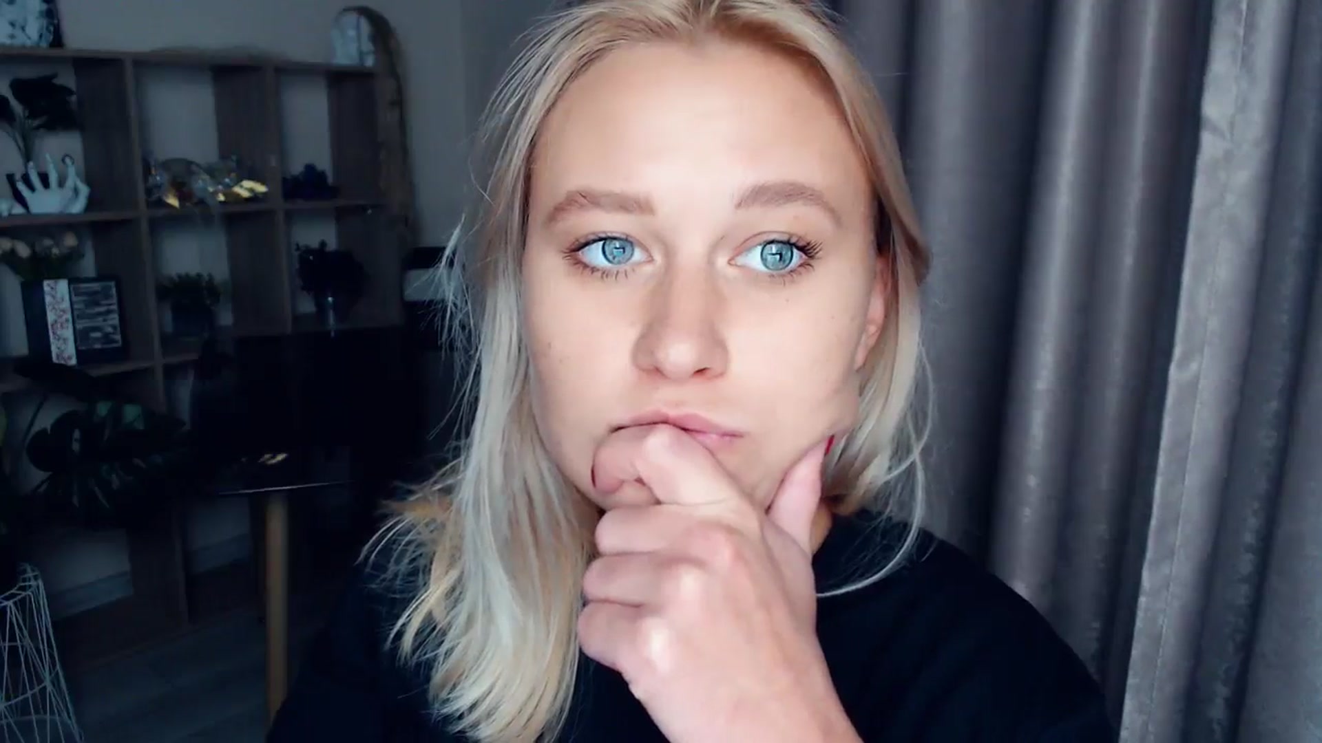 Gallery image thumbnail from Kukla_kolduna's myfreecams stream on, 10/19/2025, 18:05 image 19 of 20