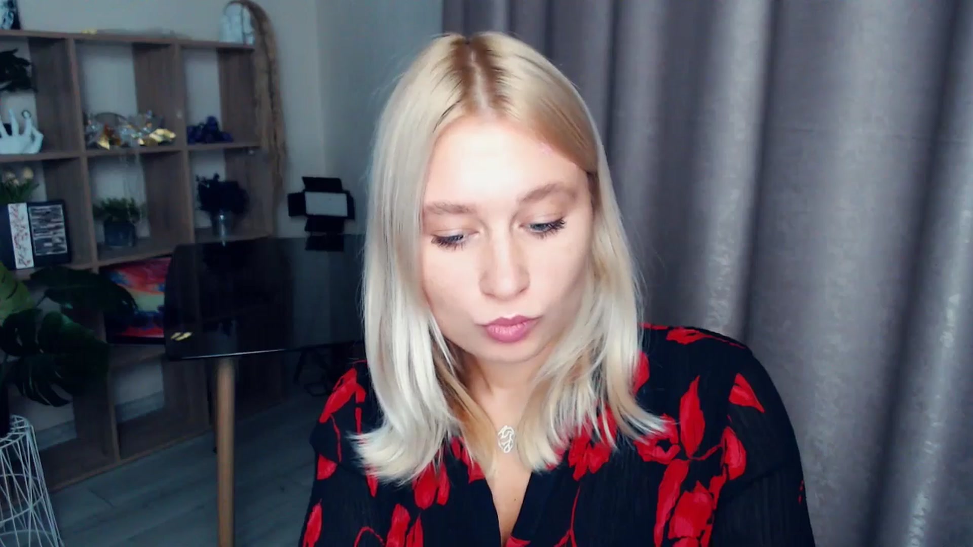 Gallery image thumbnail from Kukla_kolduna's myfreecams stream on, 10/23/2025, 16:26 image 16 of 20