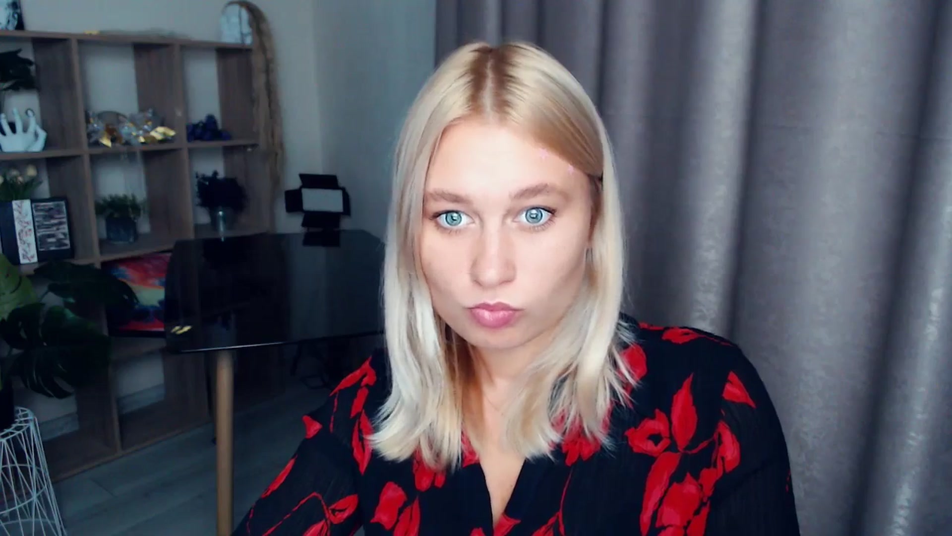 Gallery image thumbnail from Kukla_kolduna's myfreecams stream on, 10/23/2025, 16:26 image 10 of 20