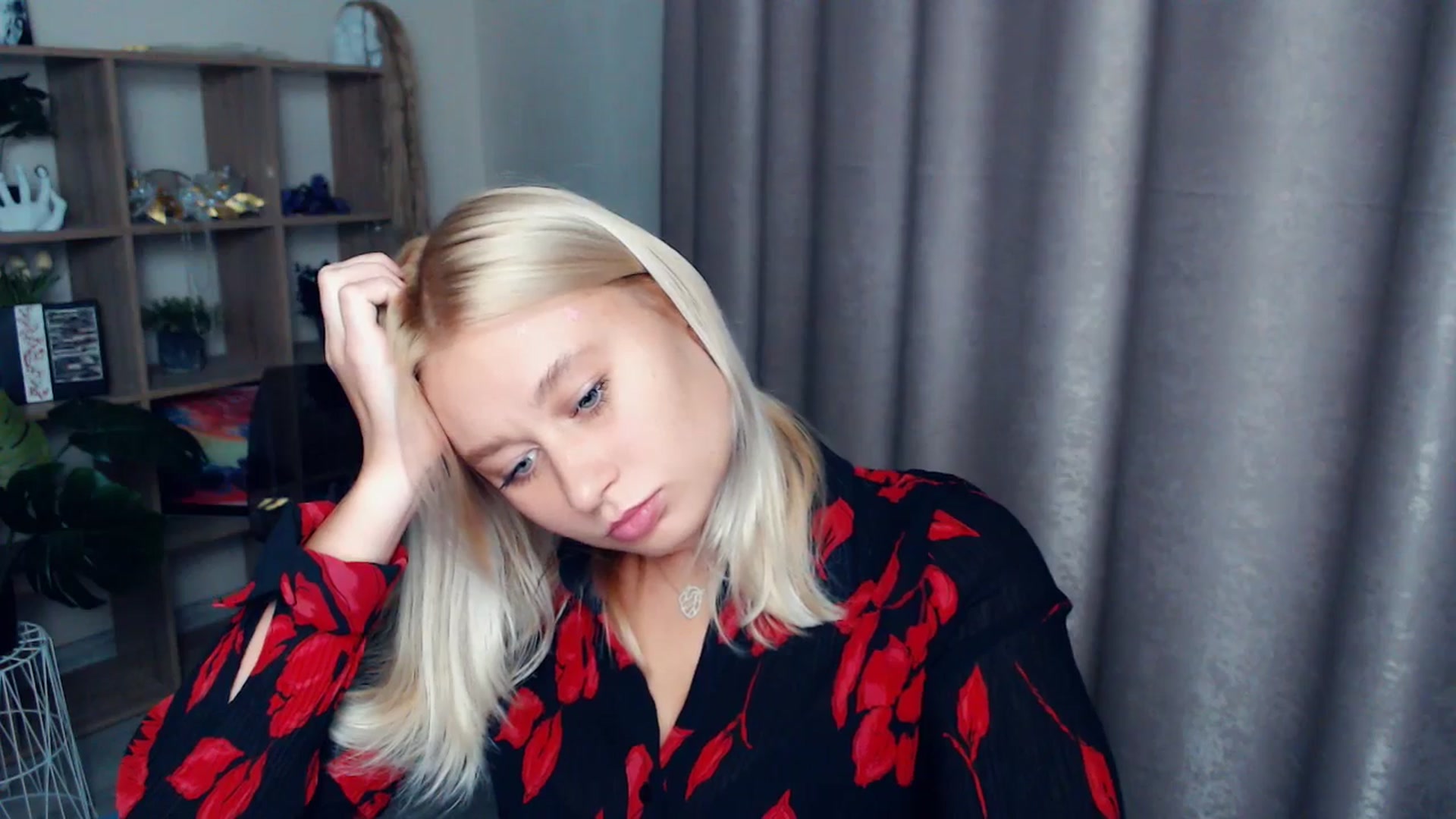 Gallery image thumbnail from Kukla_kolduna's myfreecams stream on, 10/23/2025, 16:26 image 18 of 20