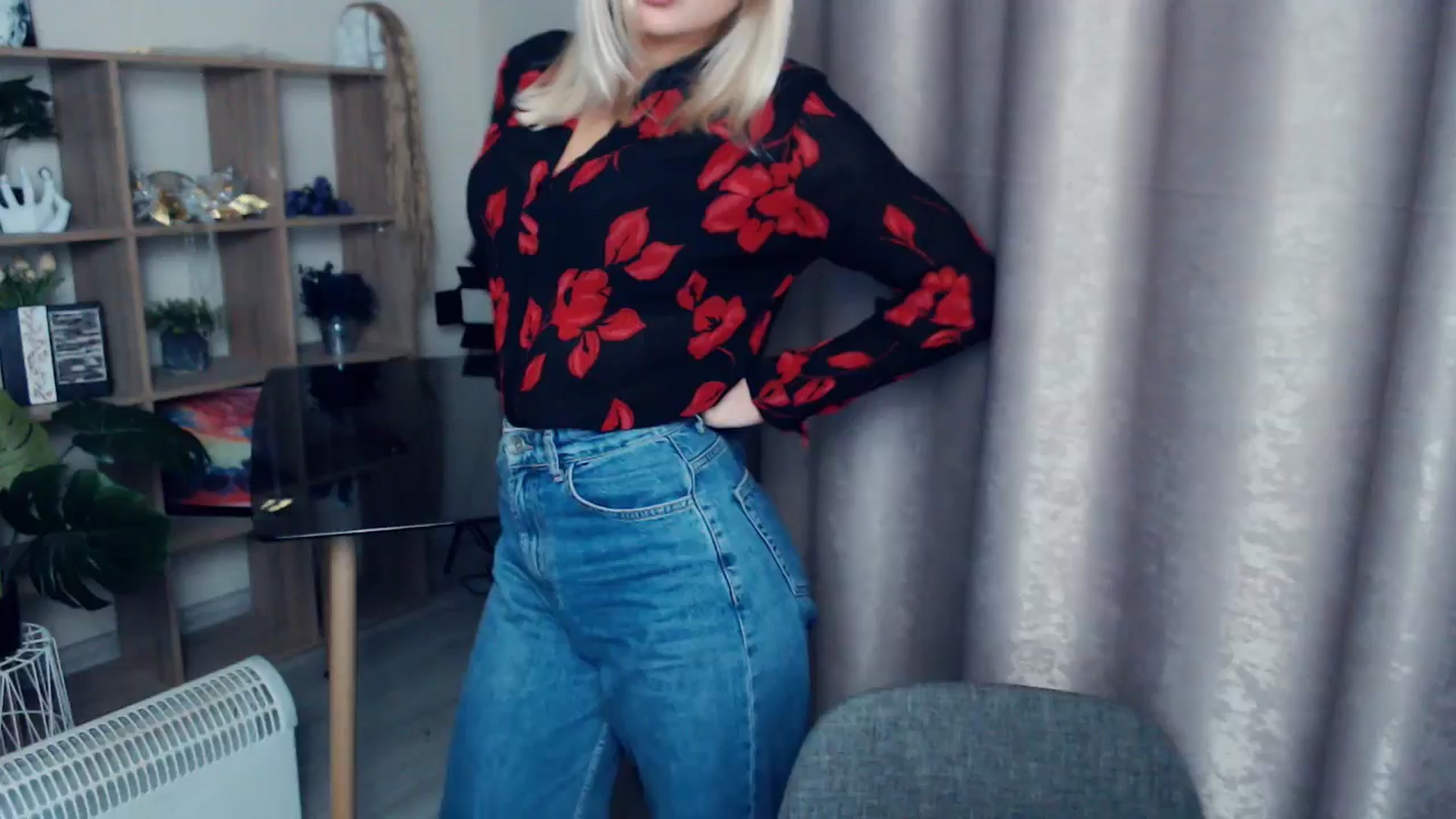 Gallery image thumbnail from Kukla_kolduna's myfreecams stream on, 10/23/2025, 16:26 image 1 of 20