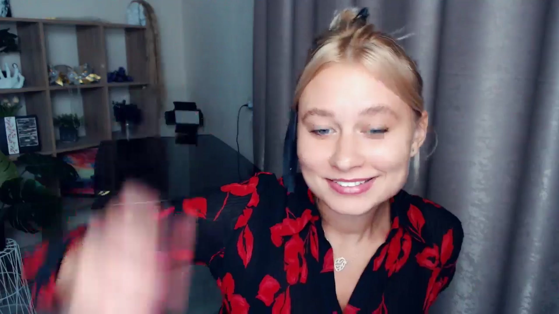 Gallery image thumbnail from Kukla_kolduna's myfreecams stream on, 10/23/2025, 18:04 image 3 of 20