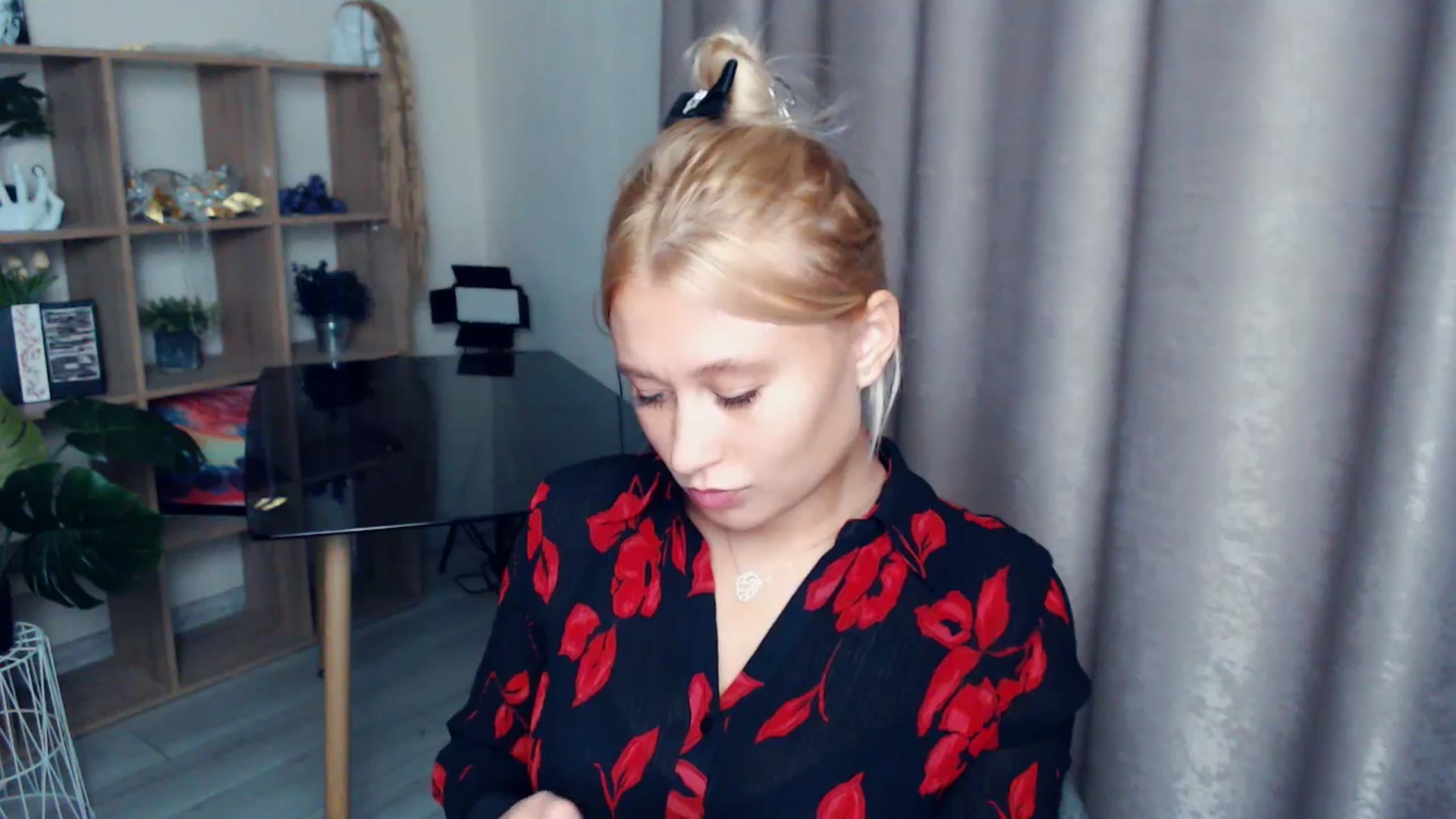 Gallery image thumbnail from Kukla_kolduna's myfreecams stream on, 10/23/2025, 18:04 image 5 of 20