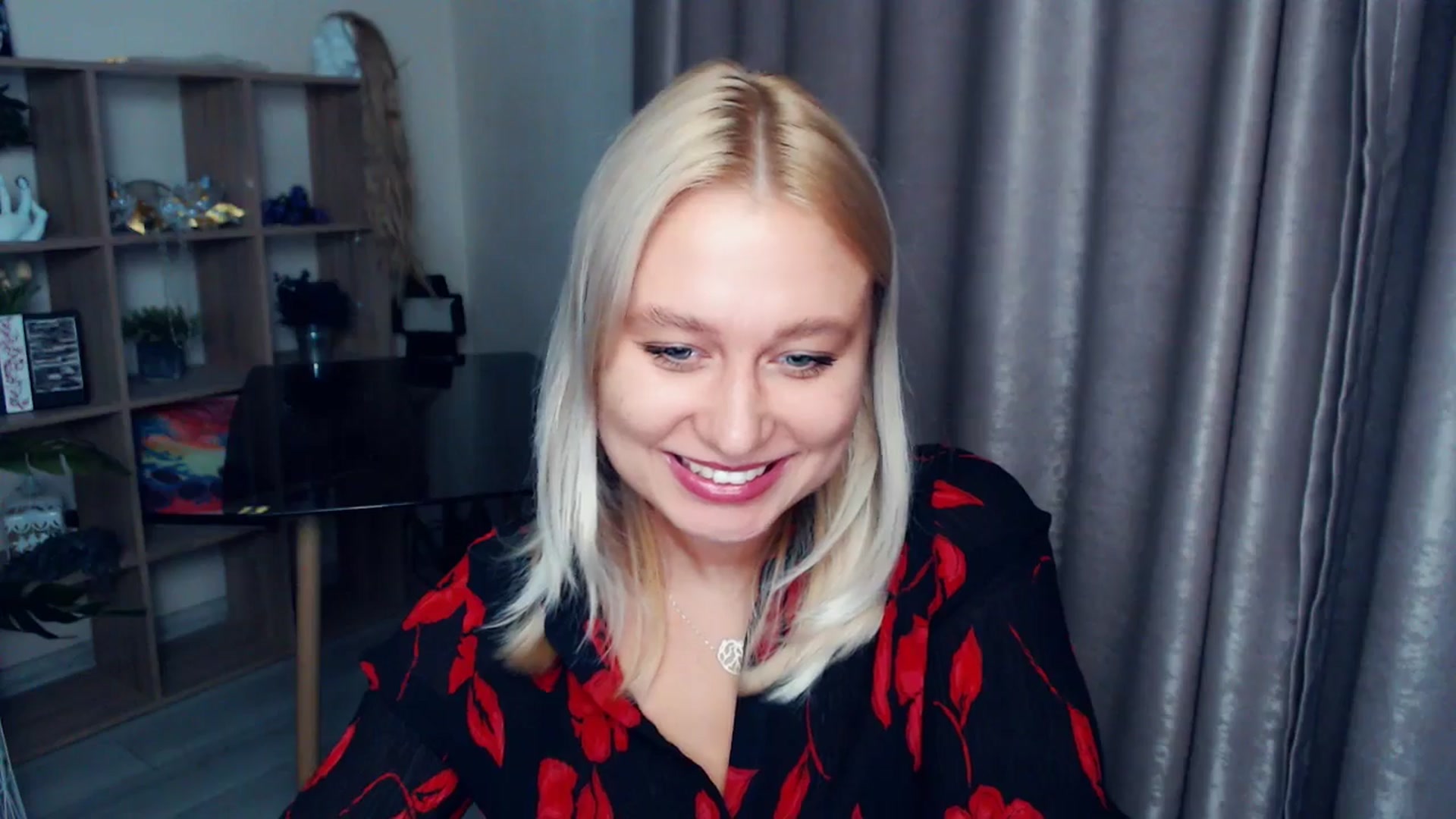 Gallery image thumbnail from Kukla_kolduna's myfreecams stream on, 10/24/2025, 15:07 image 10 of 20