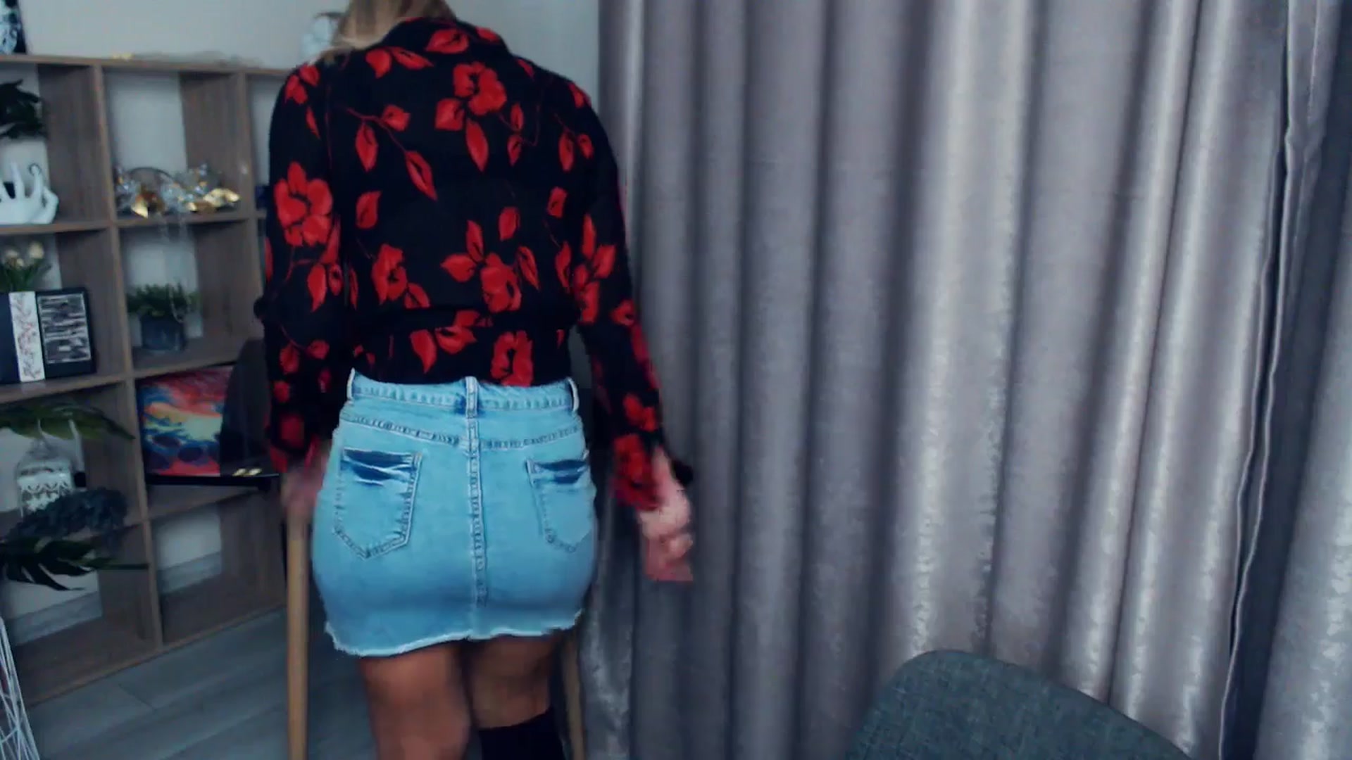 Gallery image thumbnail from Kukla_kolduna's myfreecams stream on, 10/24/2025, 16:59 image 12 of 20