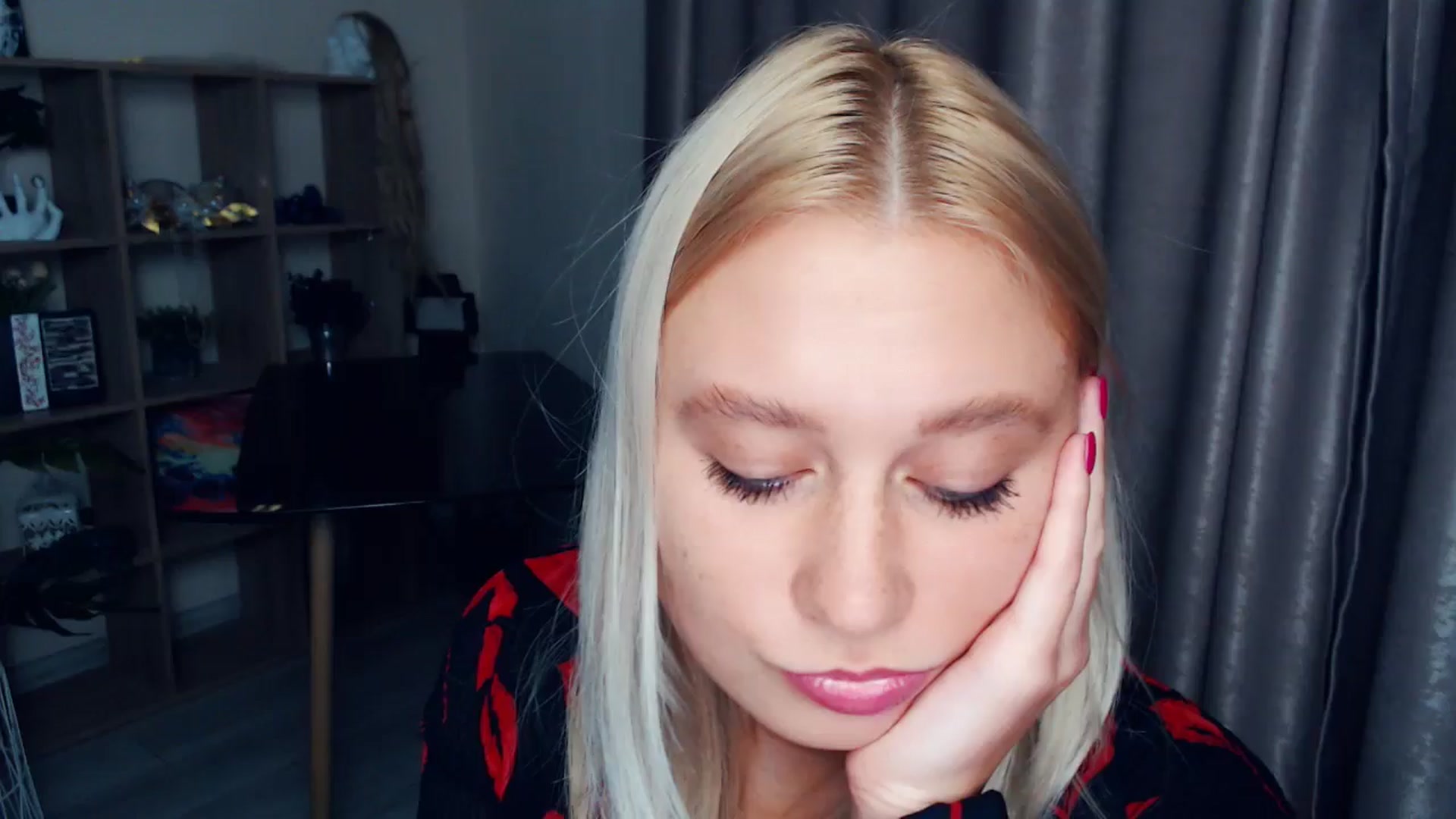 Gallery image thumbnail from Kukla_kolduna's myfreecams stream on, 10/24/2025, 16:59 image 15 of 20