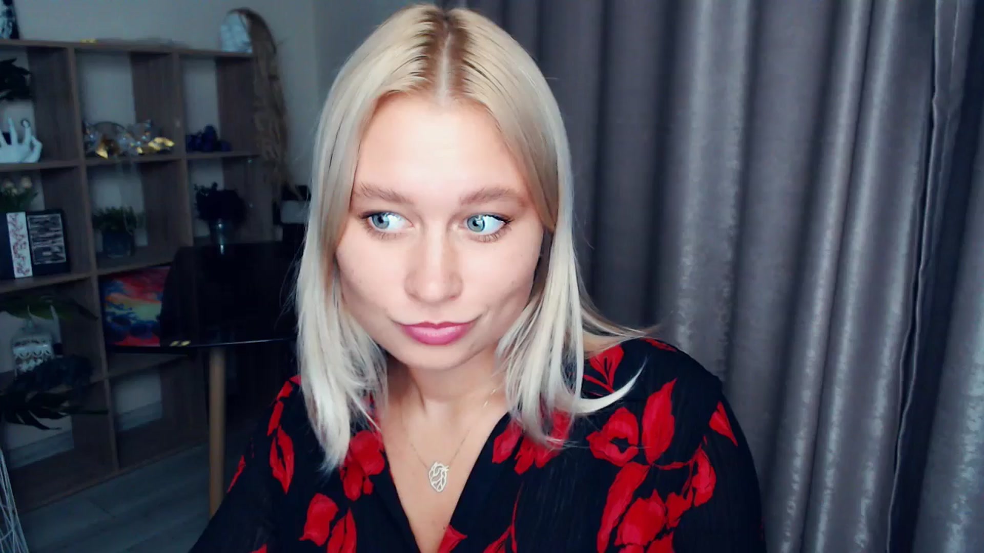 Gallery image thumbnail from Kukla_kolduna's myfreecams stream on, 10/24/2025, 16:59 image 7 of 20