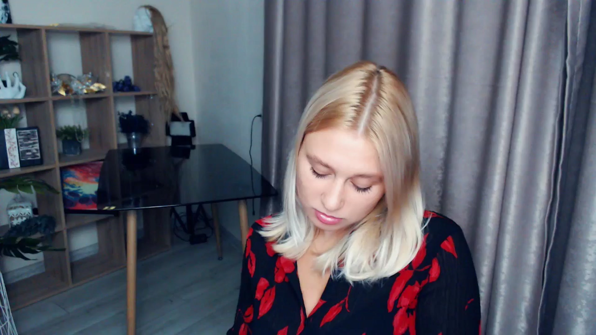 Gallery image thumbnail from Kukla_kolduna's myfreecams stream on, 10/24/2025, 16:59 image 14 of 20