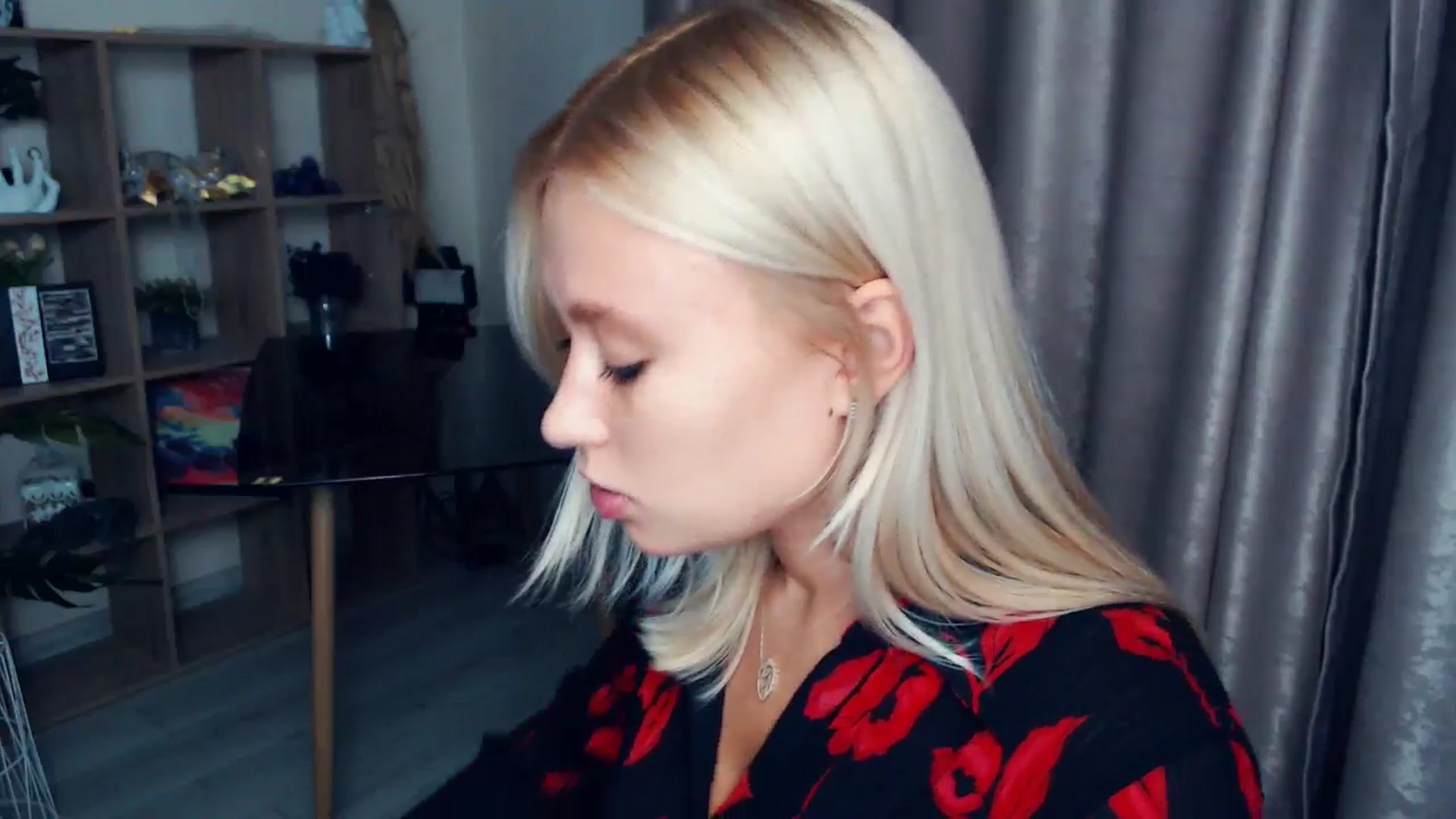 Gallery image thumbnail from Kukla_kolduna's myfreecams stream on, 10/24/2025, 17:53 image 15 of 20