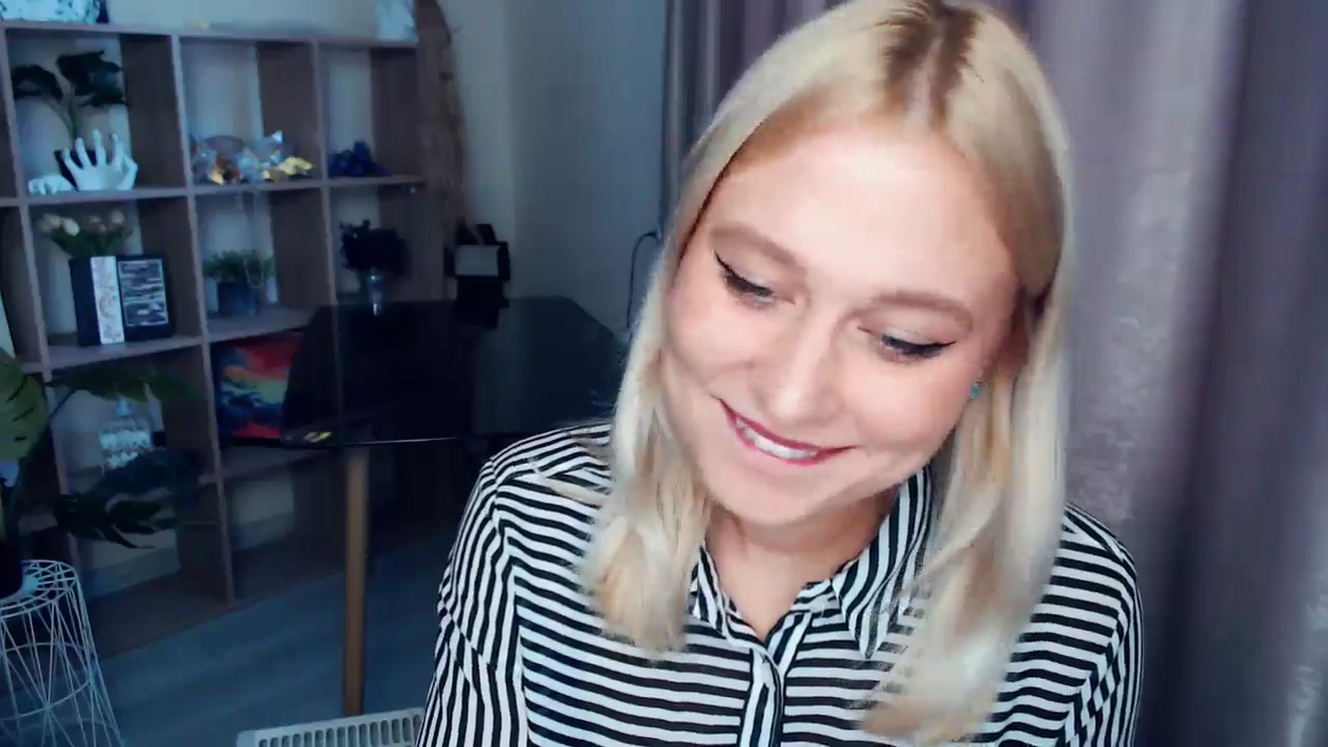 Gallery image thumbnail from Kukla_kolduna's myfreecams stream on, 10/25/2025, 14:55 image 9 of 20