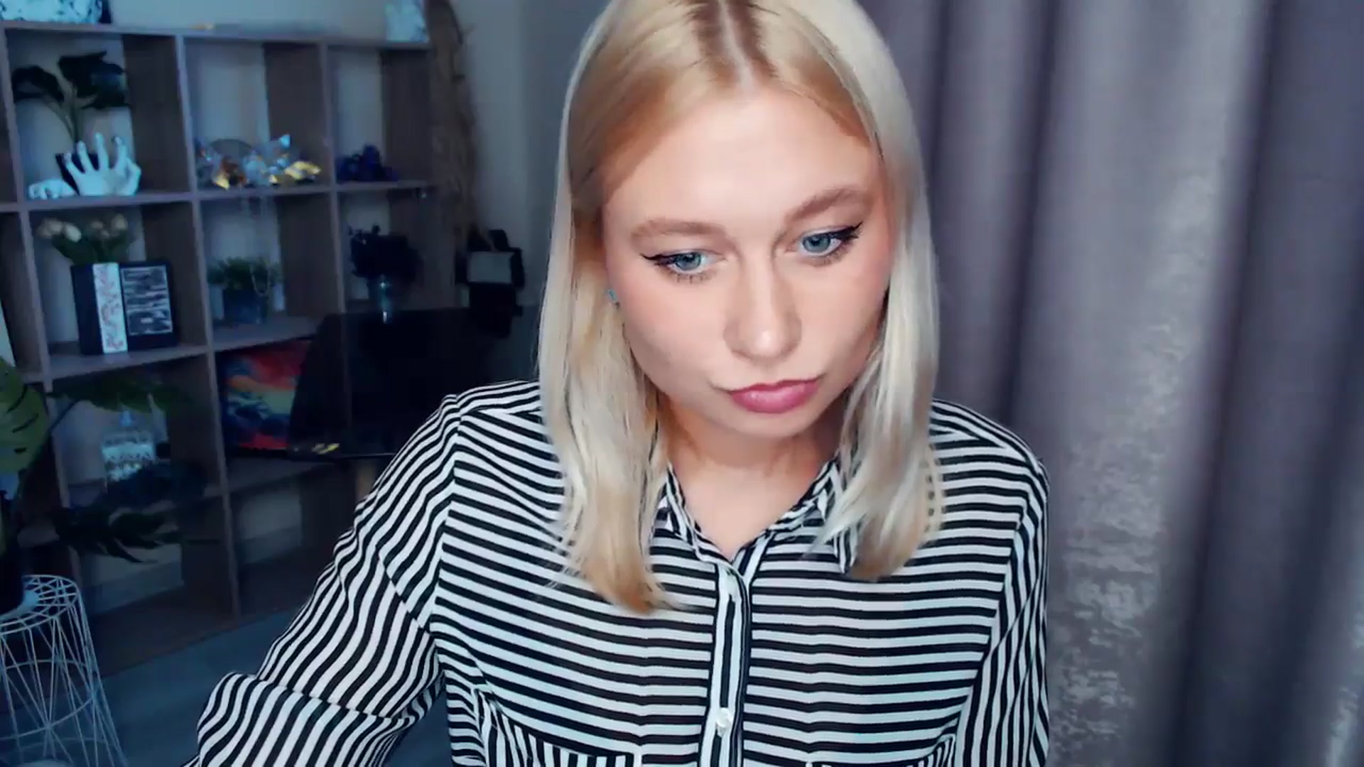Gallery image thumbnail from Kukla_kolduna's myfreecams stream on, 10/25/2025, 14:55 image 14 of 20