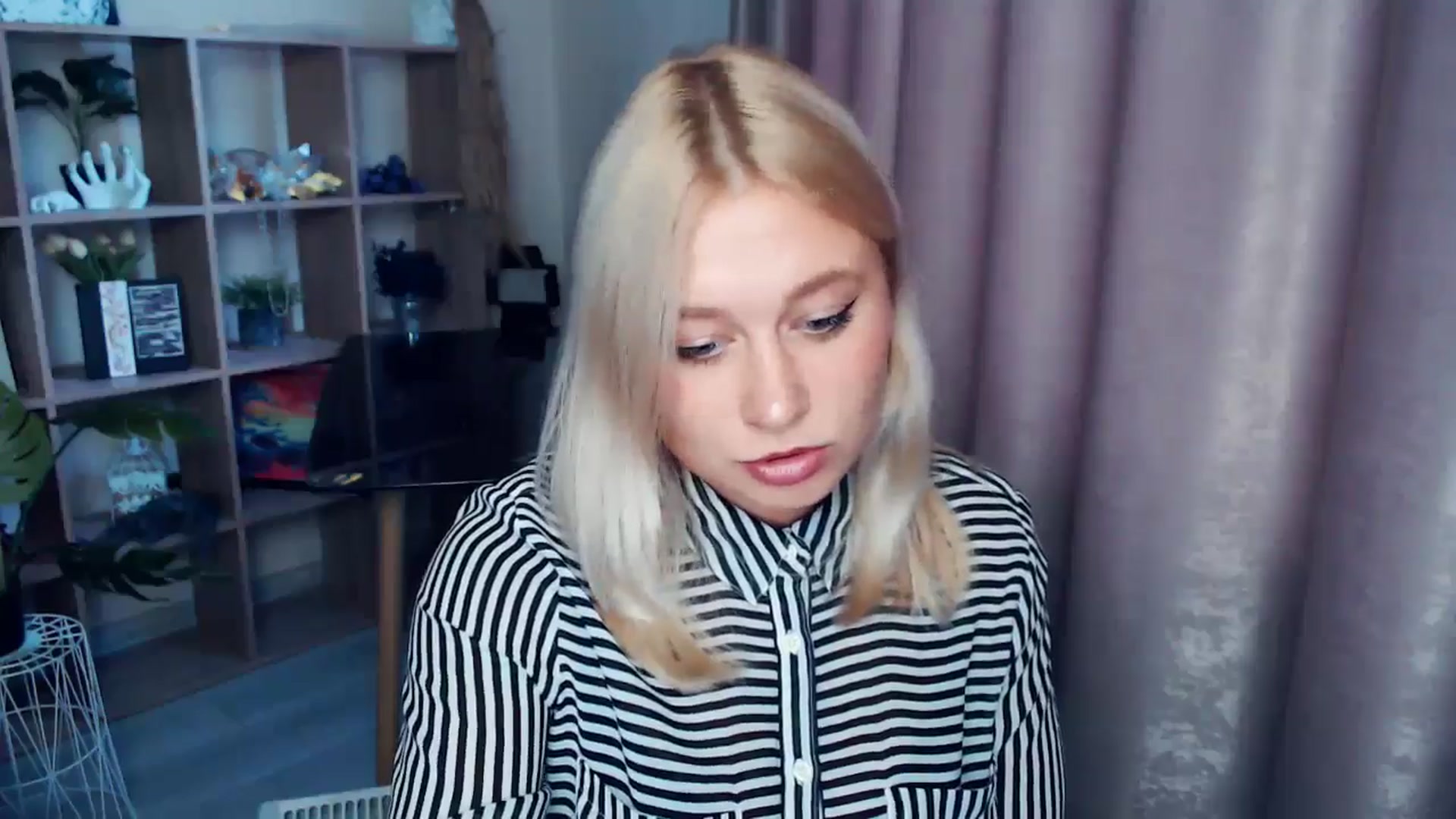 Gallery image thumbnail from Kukla_kolduna's myfreecams stream on, 10/25/2025, 14:55 image 6 of 20