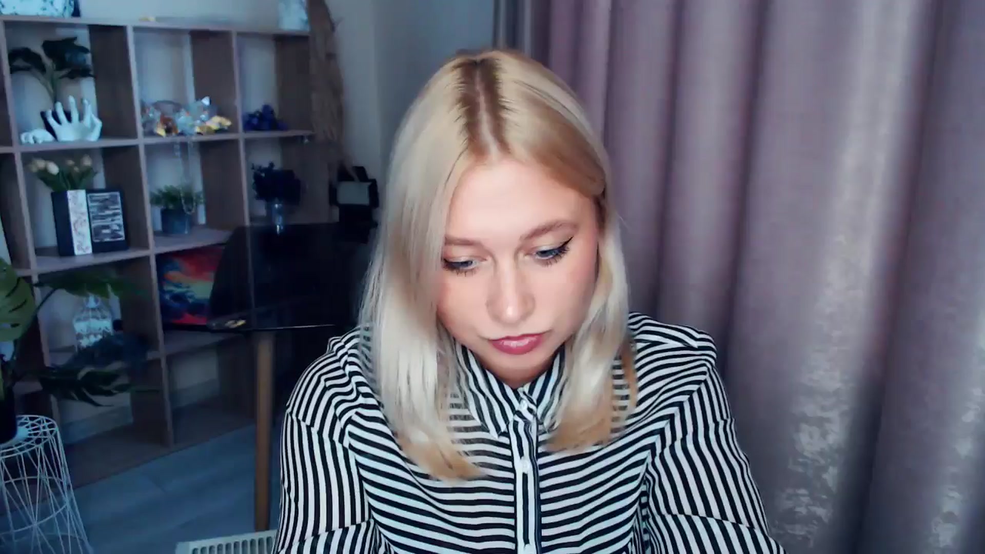 Gallery image thumbnail from Kukla_kolduna's myfreecams stream on, 10/25/2025, 14:55 image 4 of 20