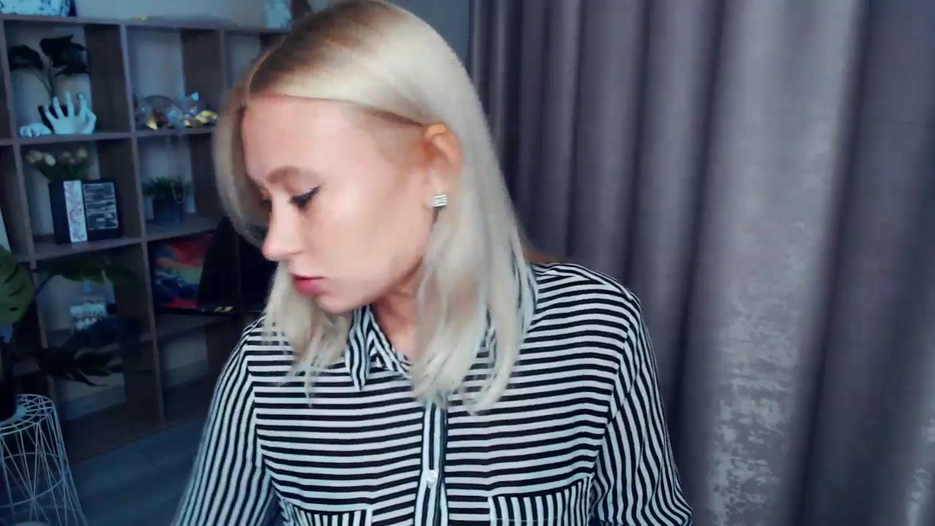 Gallery image thumbnail from Kukla_kolduna's myfreecams stream on, 10/25/2025, 14:55 image 15 of 20