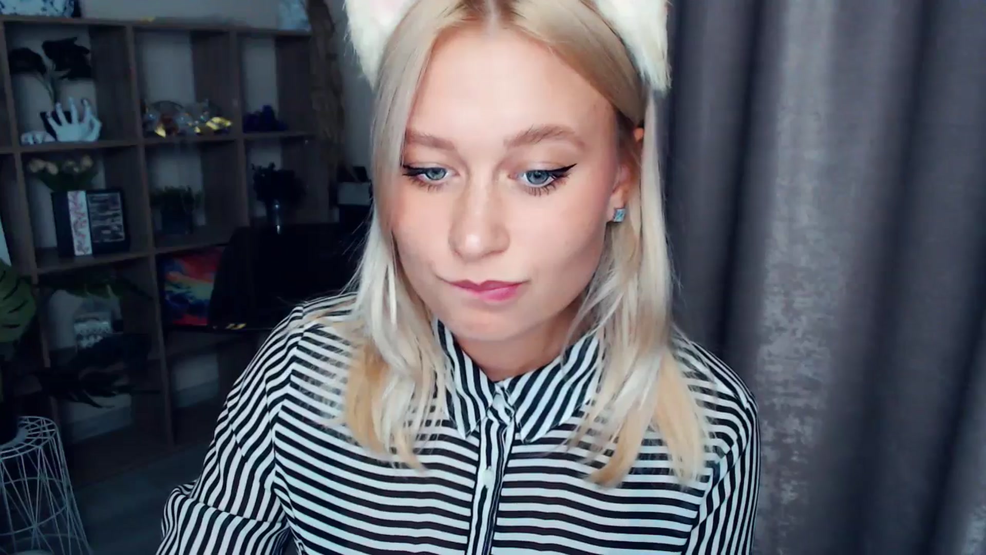 Gallery image thumbnail from Kukla_kolduna's myfreecams stream on, 10/25/2025, 16:45 image 7 of 20