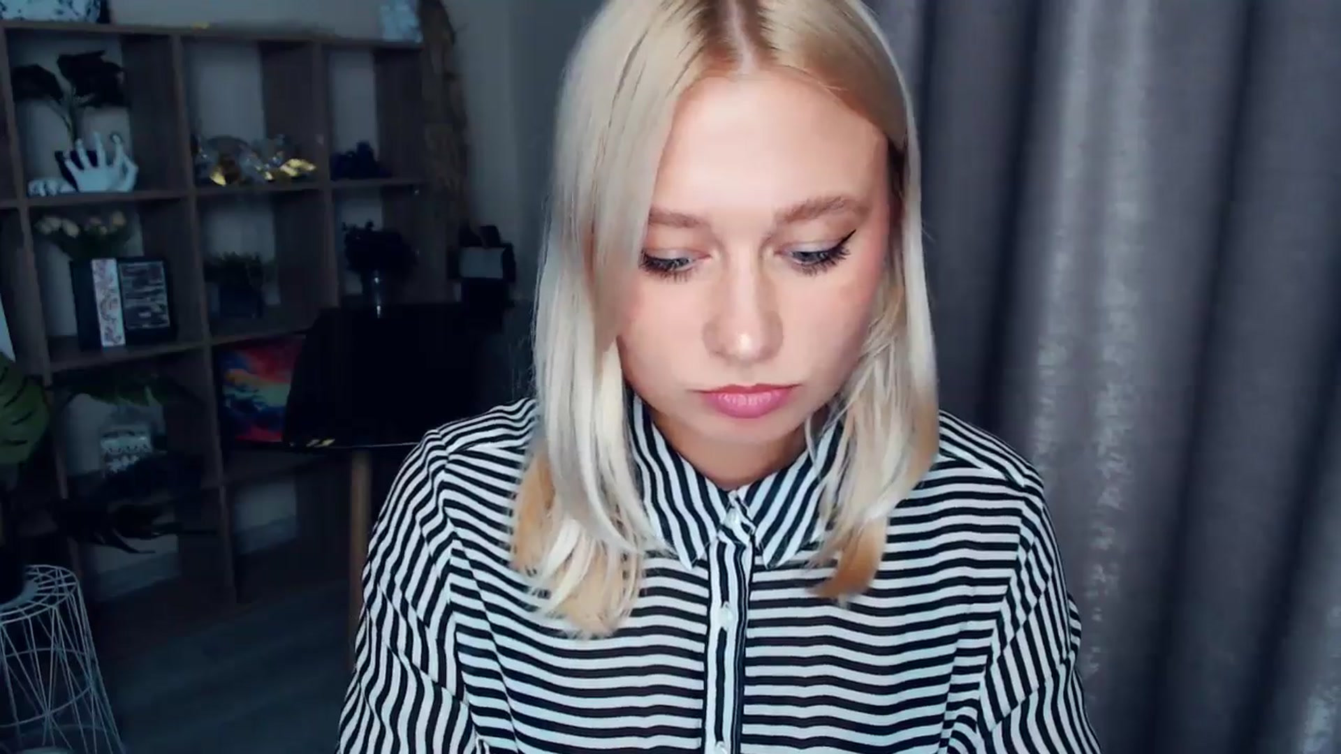 Gallery image thumbnail from Kukla_kolduna's myfreecams stream on, 10/25/2025, 16:45 image 6 of 20