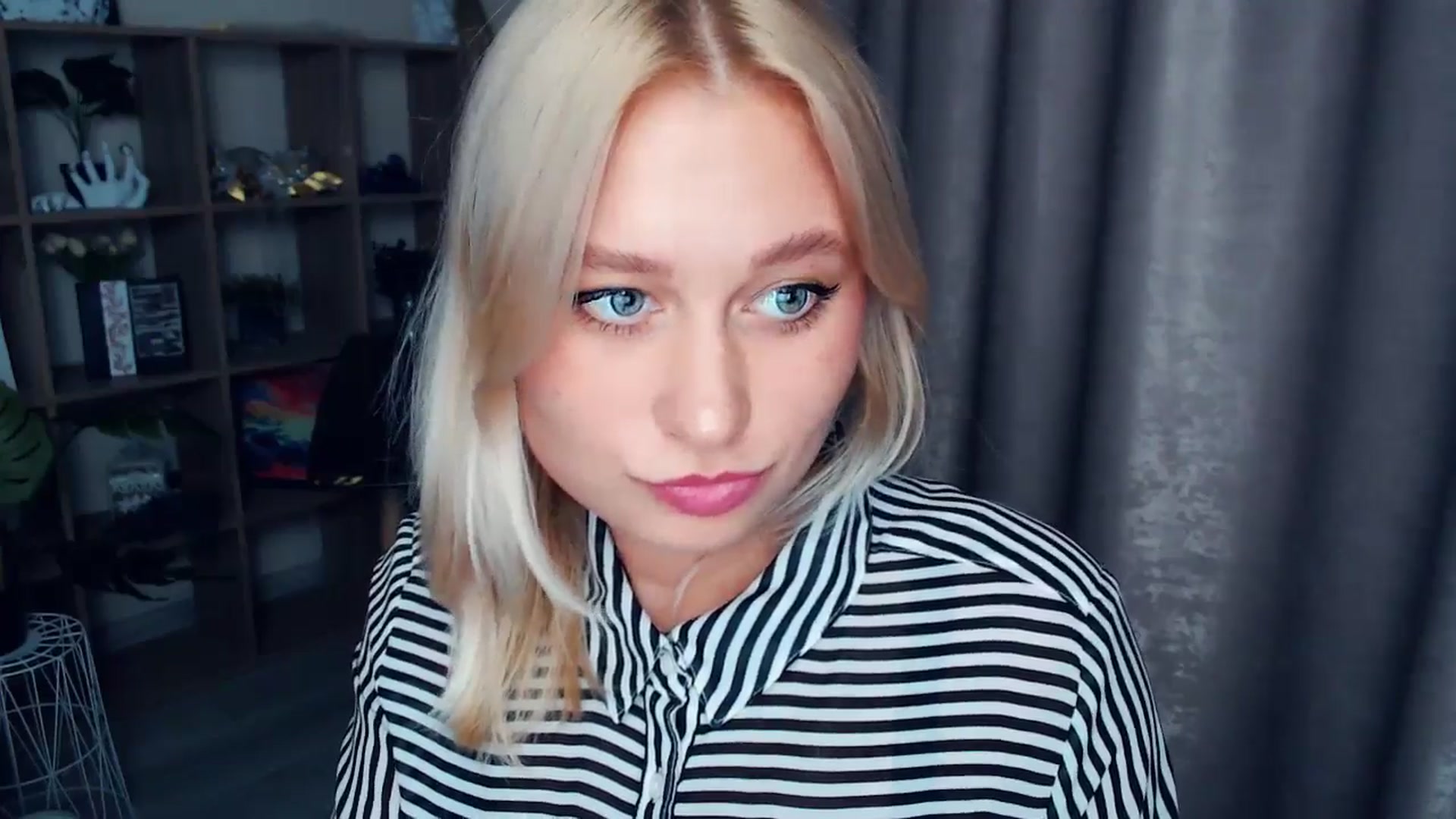 Gallery image thumbnail from Kukla_kolduna's myfreecams stream on, 10/25/2025, 16:45 image 13 of 20