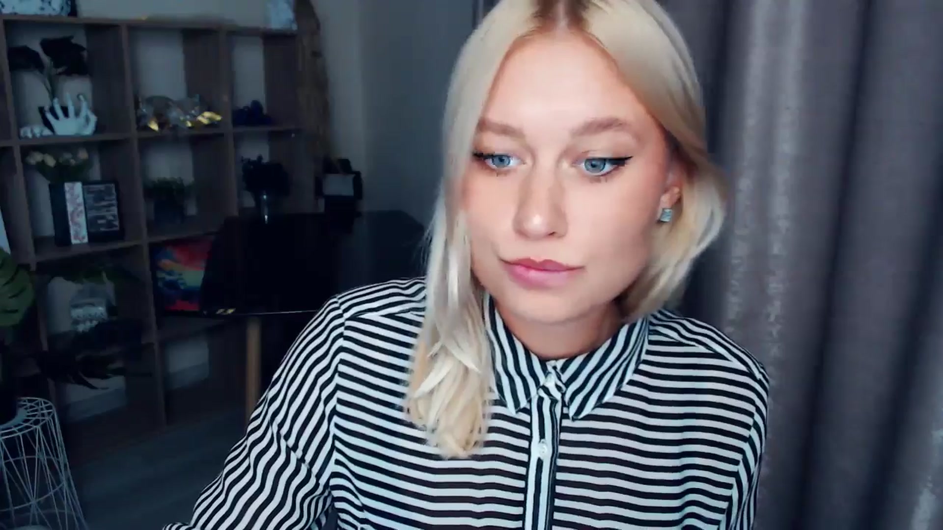 Gallery image thumbnail from Kukla_kolduna's myfreecams stream on, 10/25/2025, 16:45 image 5 of 20