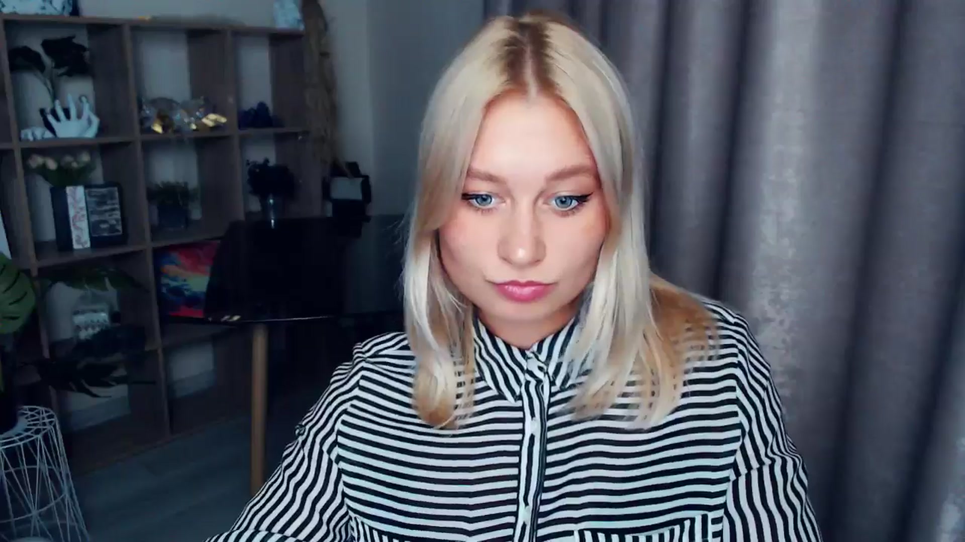 Gallery image thumbnail from Kukla_kolduna's myfreecams stream on, 10/25/2025, 16:45 image 12 of 20