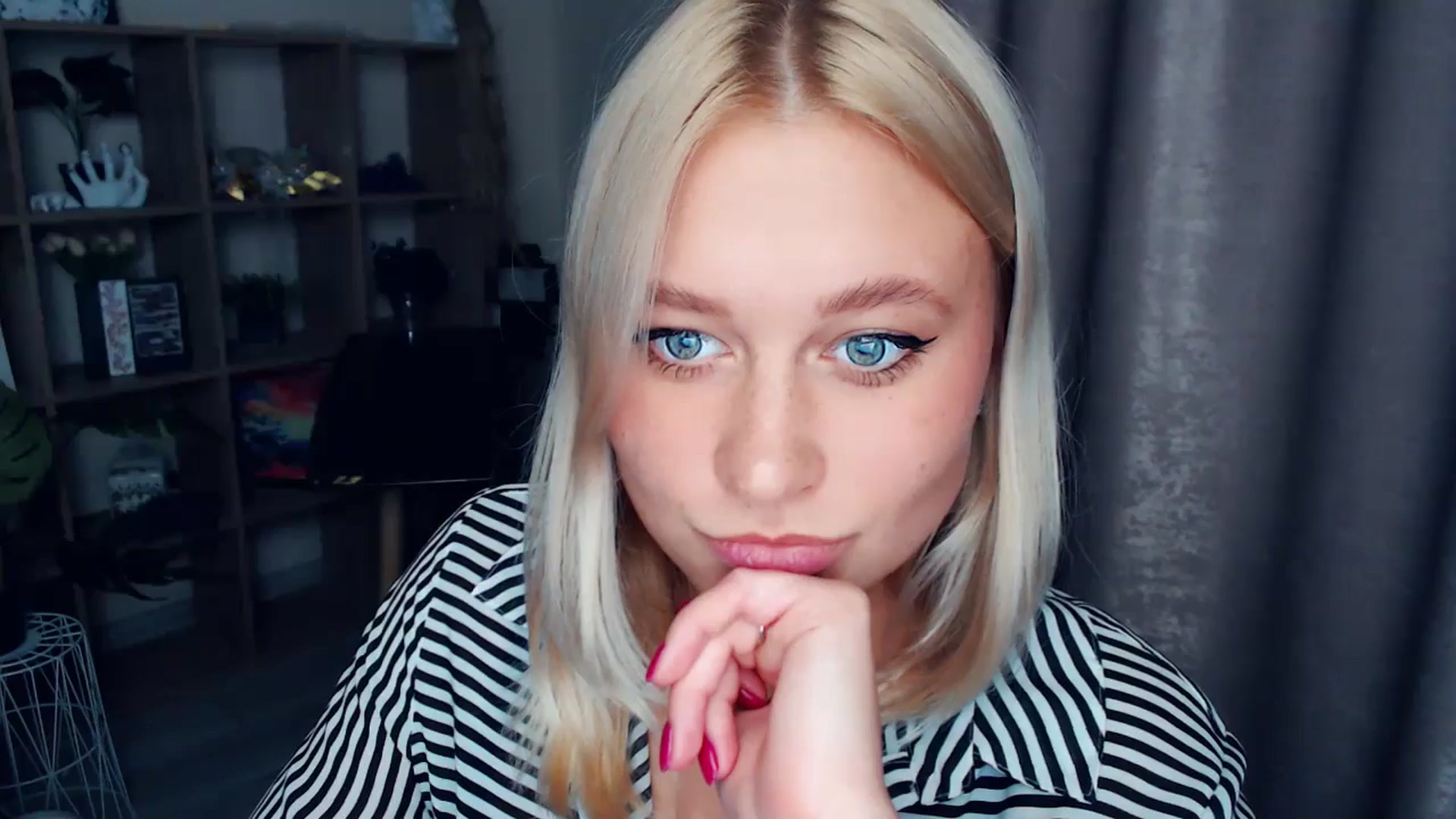 Gallery image thumbnail from Kukla_kolduna's myfreecams stream on, 10/25/2025, 16:45 image 19 of 20